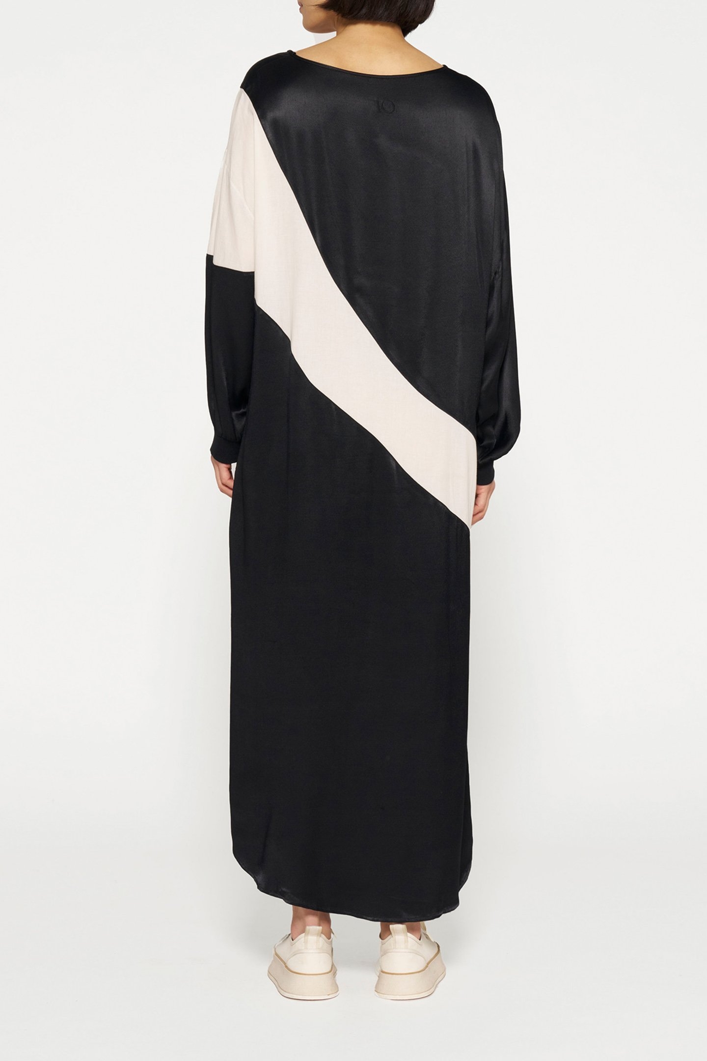 FLOWY MAXI DRESS BLACK 2