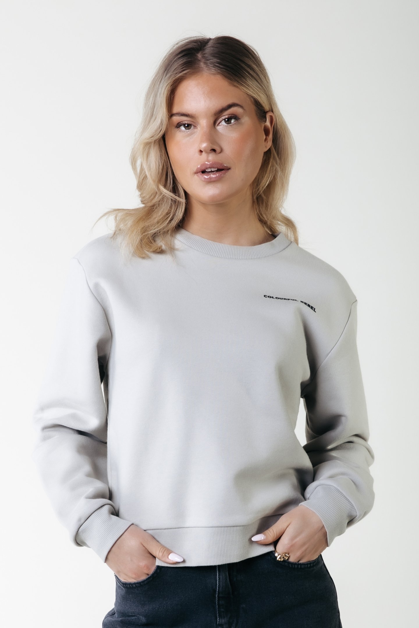 UNI LOGO RELAXED SWEAT LIGHT GREY 1