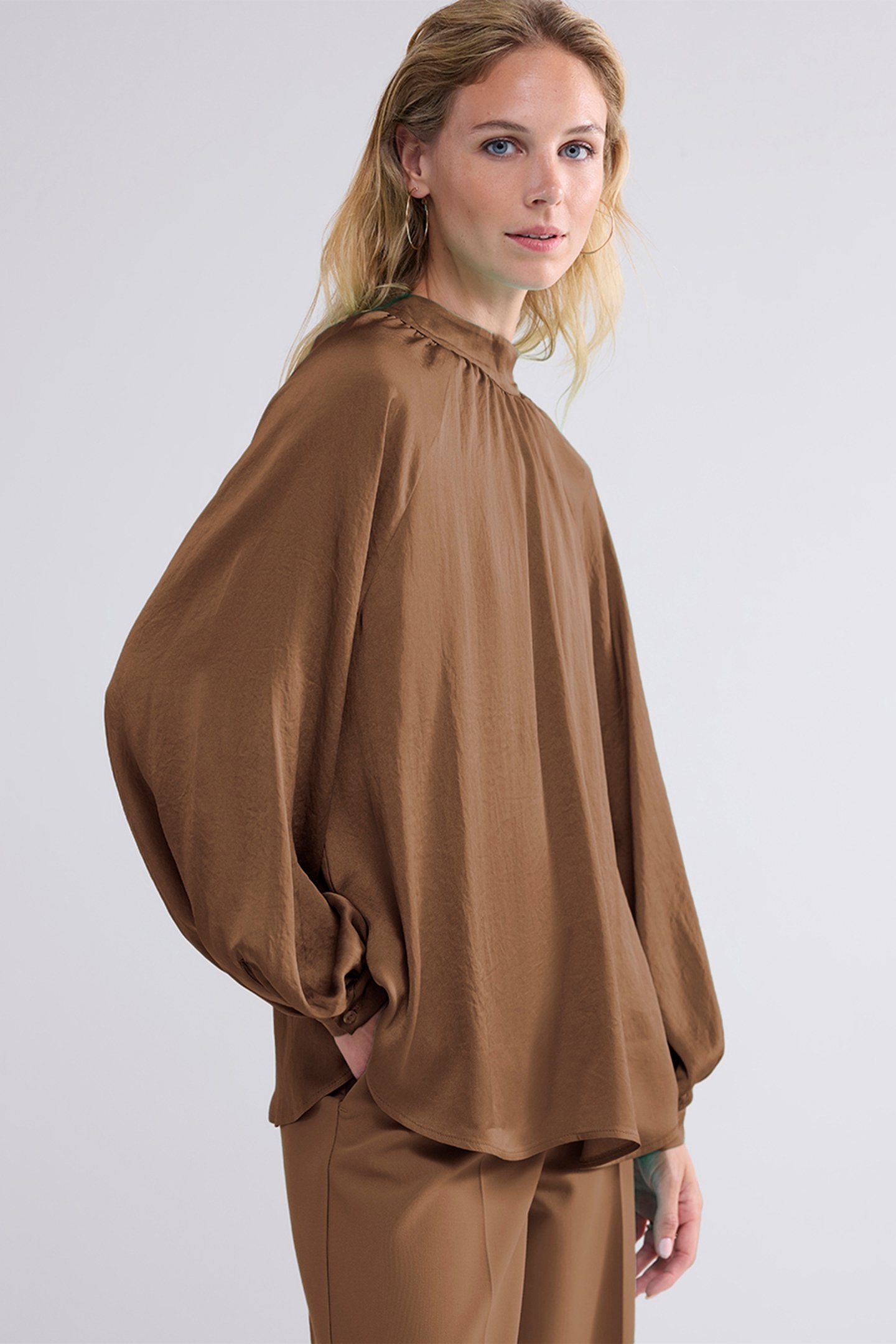 TOP HIGH NECK SILKY TOUCH OLIVE 1