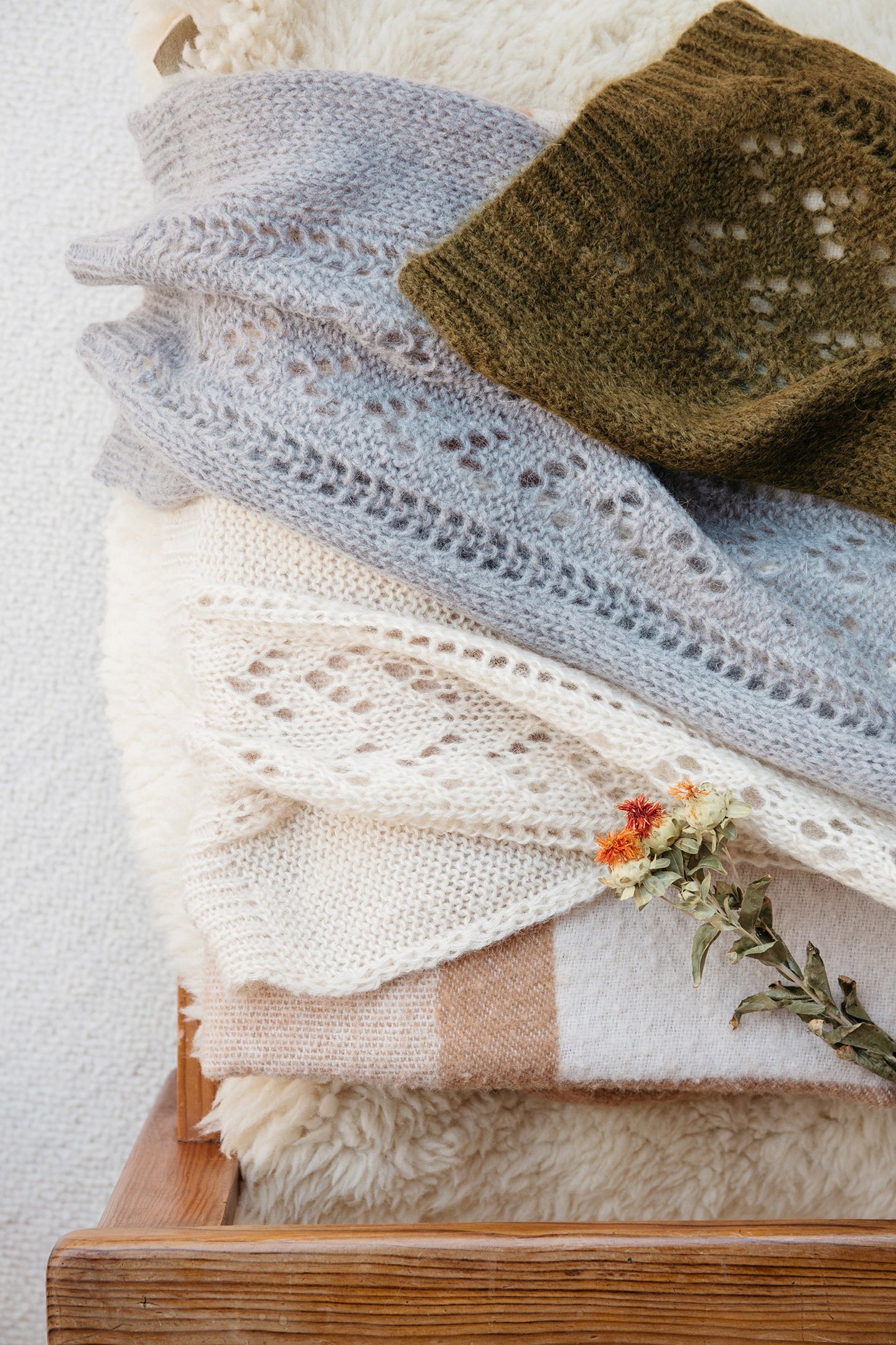 KNITTED SCARF GIULIA DARK KHAKI 3