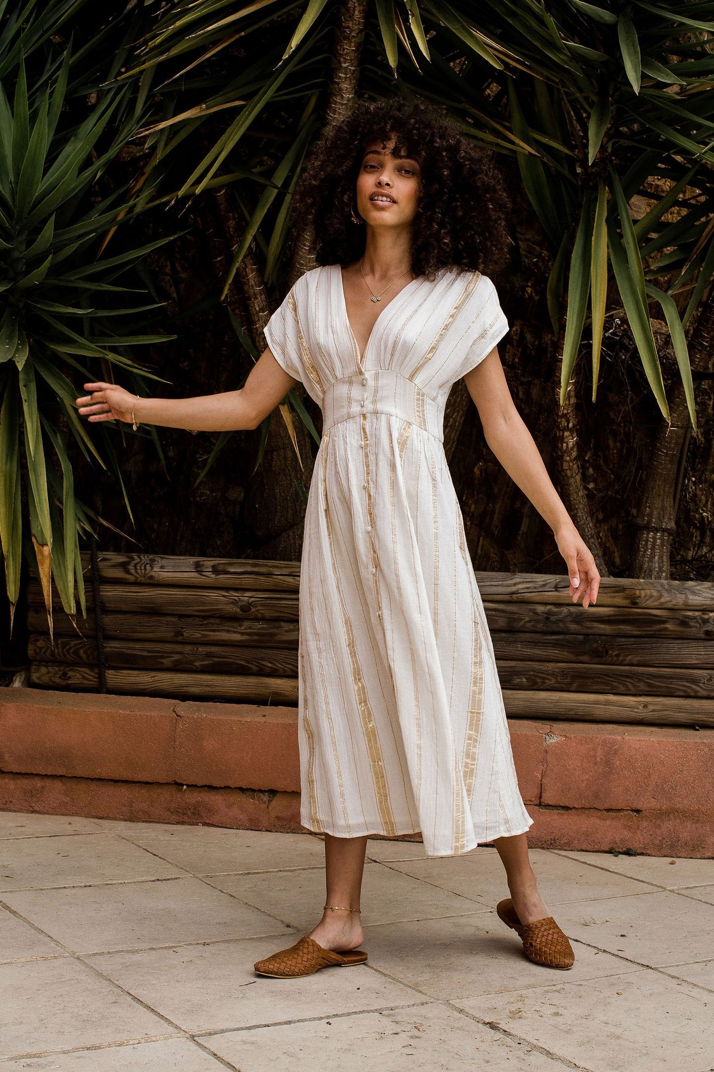 DRESS TYLIA WHITE & GOLD STRIPES 4