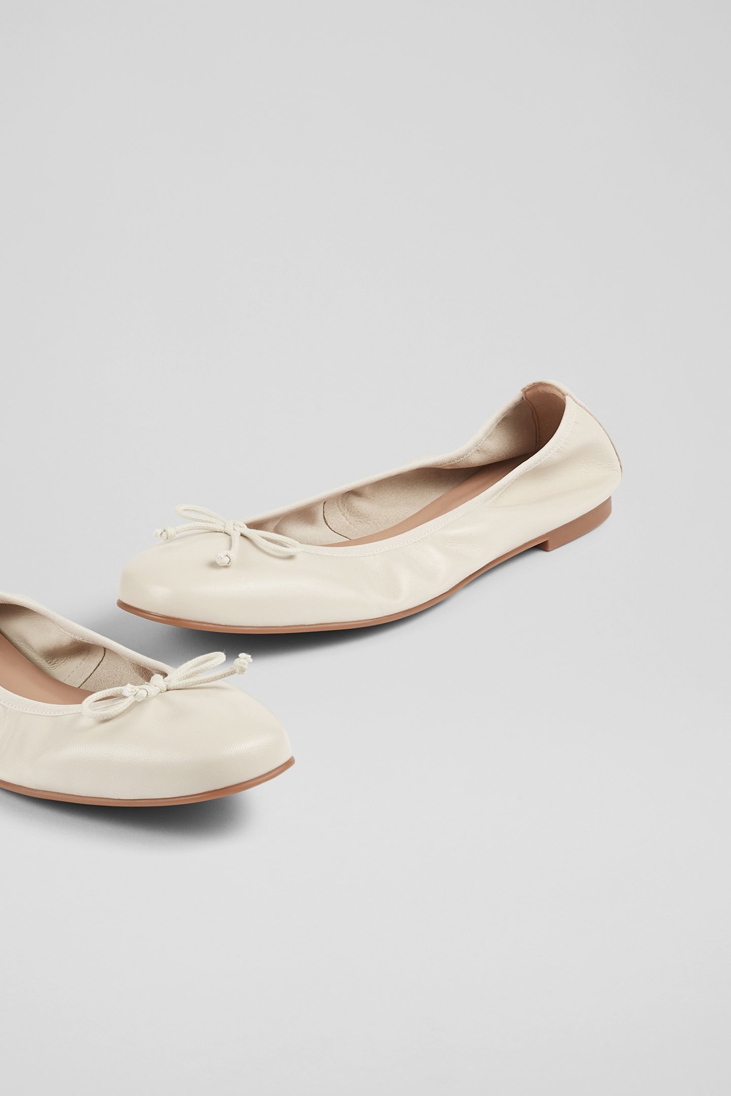 FL TRILLY BALLERINA FLAT CREAM 2