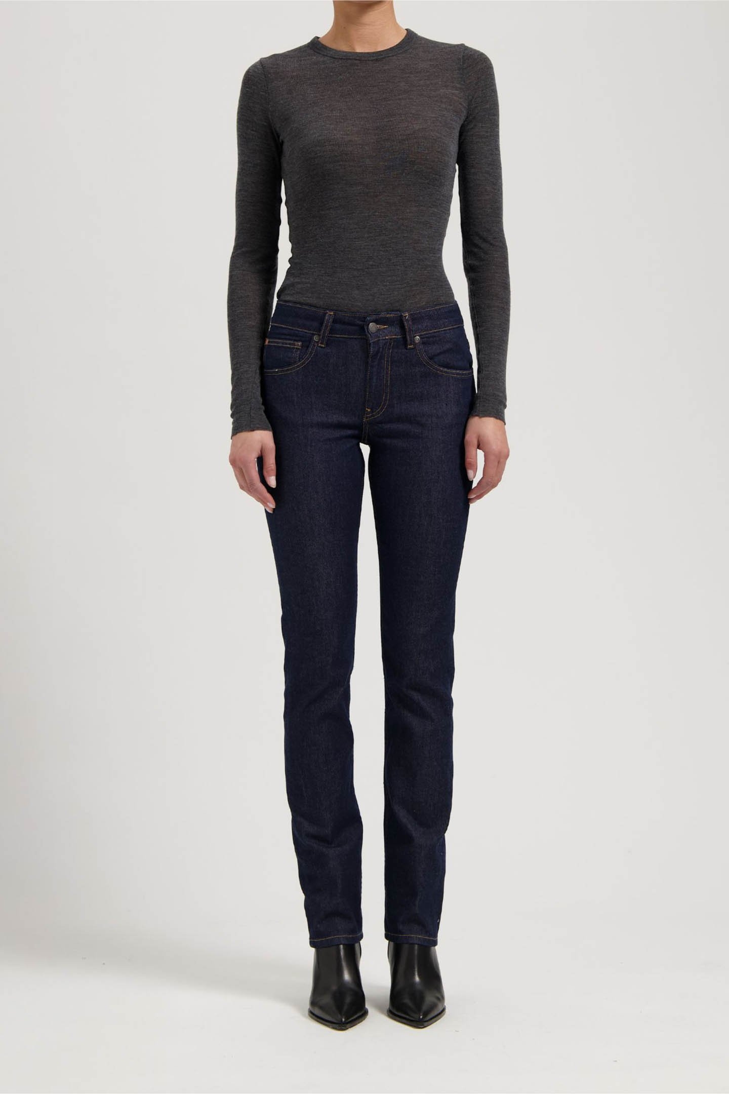 LOGAN MID SLIM RINSE 3