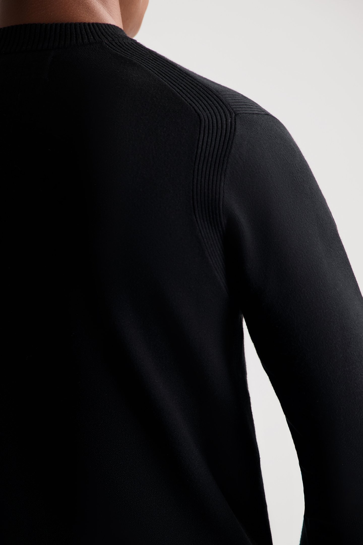 DS_FELL MOCK NECK BLACK 5