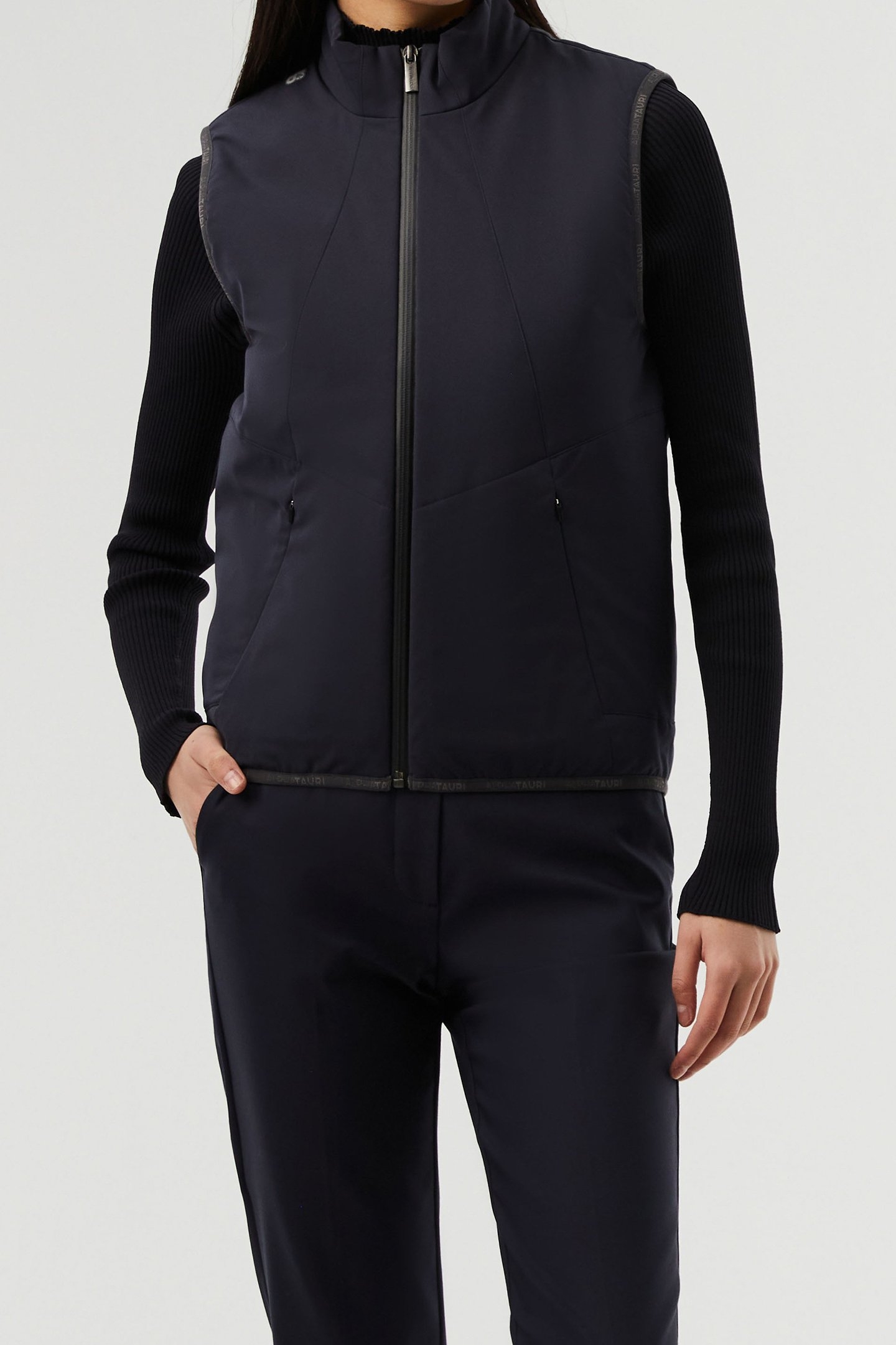 OVEMA V1.C1.03 HEATABLE VEST NAVY 1