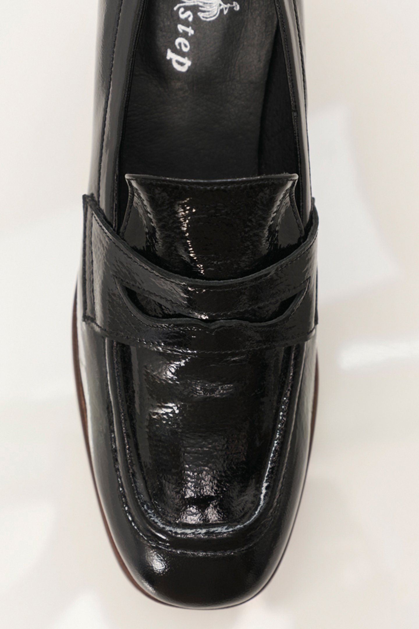 OKIWI BLACK PATENT LEATHER HEELED LOAFERS 2