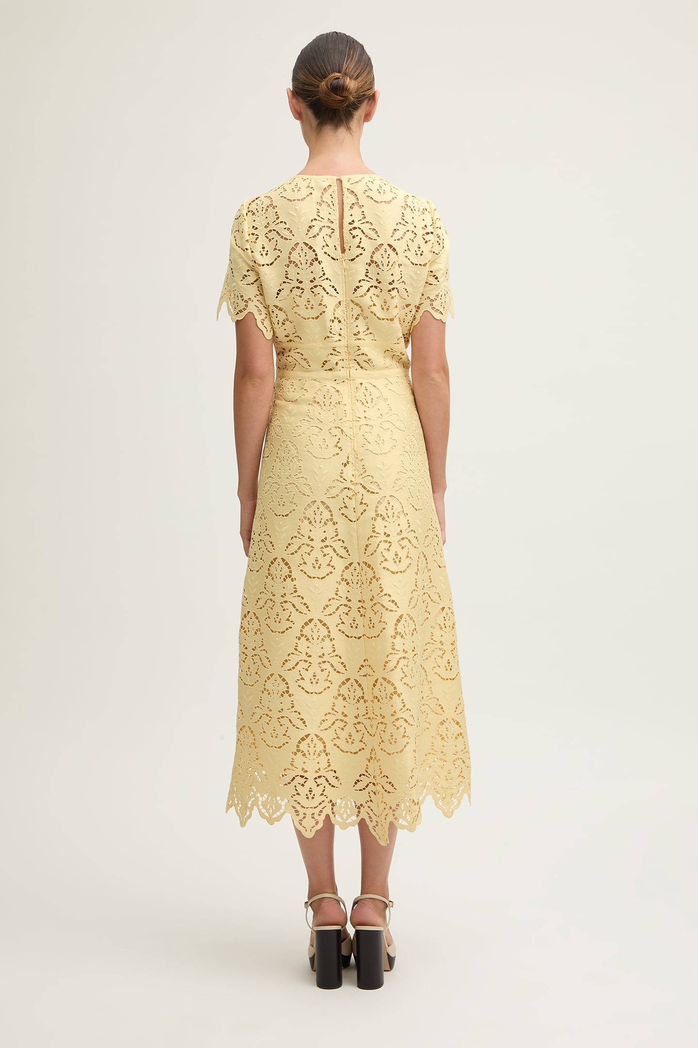 DR GEORGIA EMBROIDERY DR BUTTERCUP 2