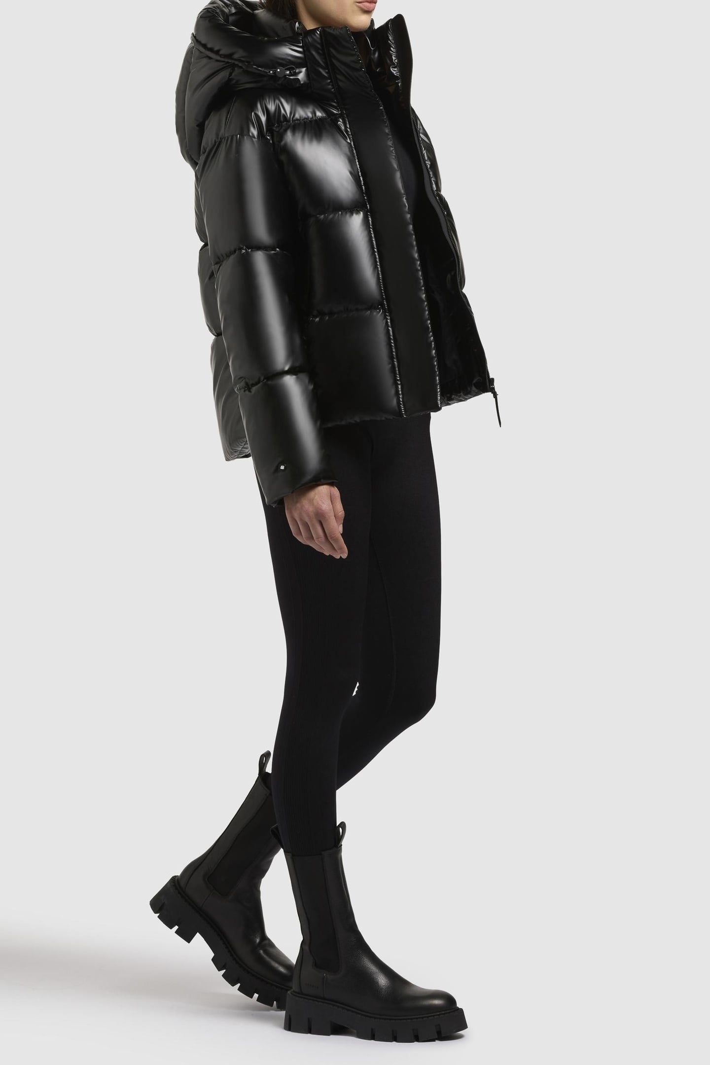 DEVINA SHINY JACKET BLACK 5