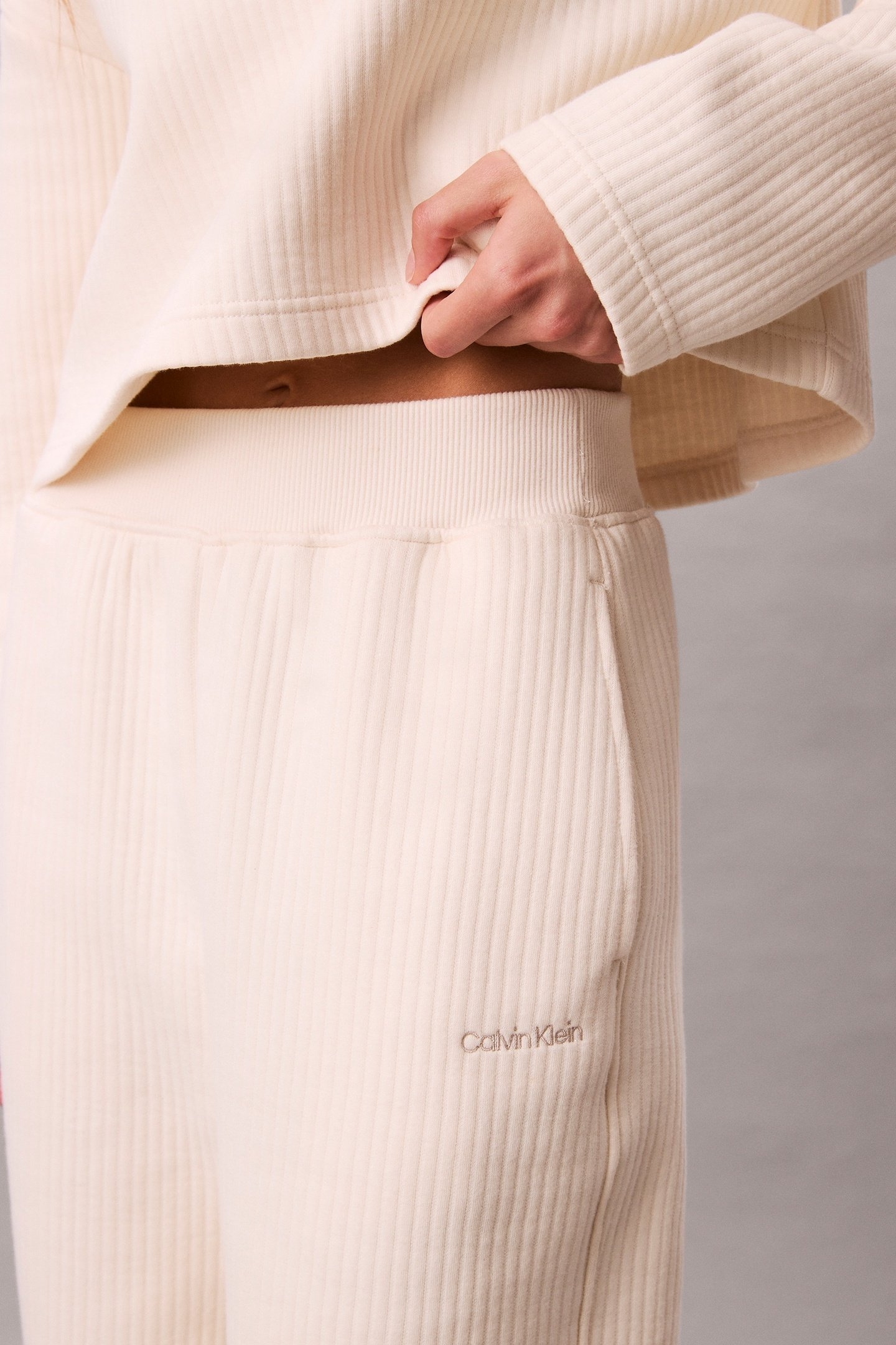 QUILTED JOGGER IVORY 5