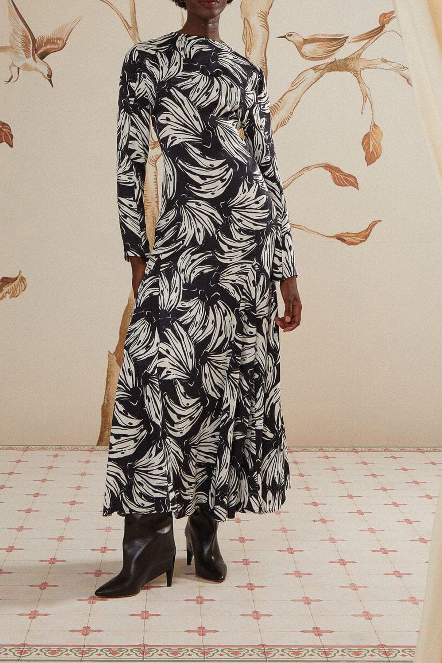 BOSSA BANANA BLACK MIDI DRESS 4