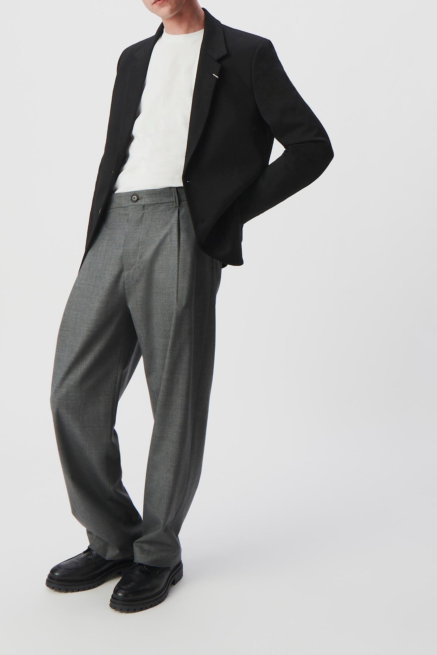 BLACK MILANO KNIT LOOSE SUIT JACKET 3