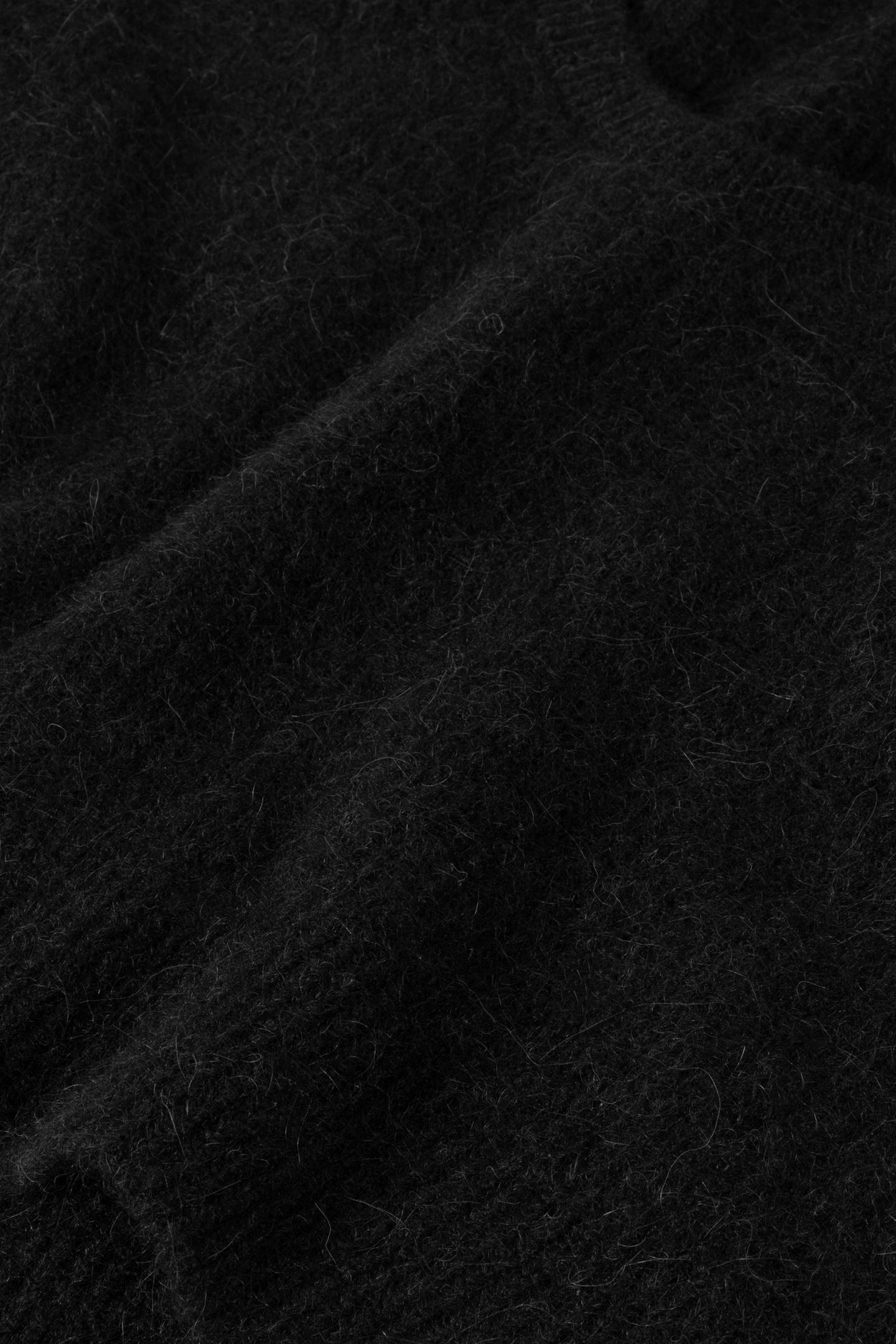 DEEP NECK KNIT SWEATER BLACK 5