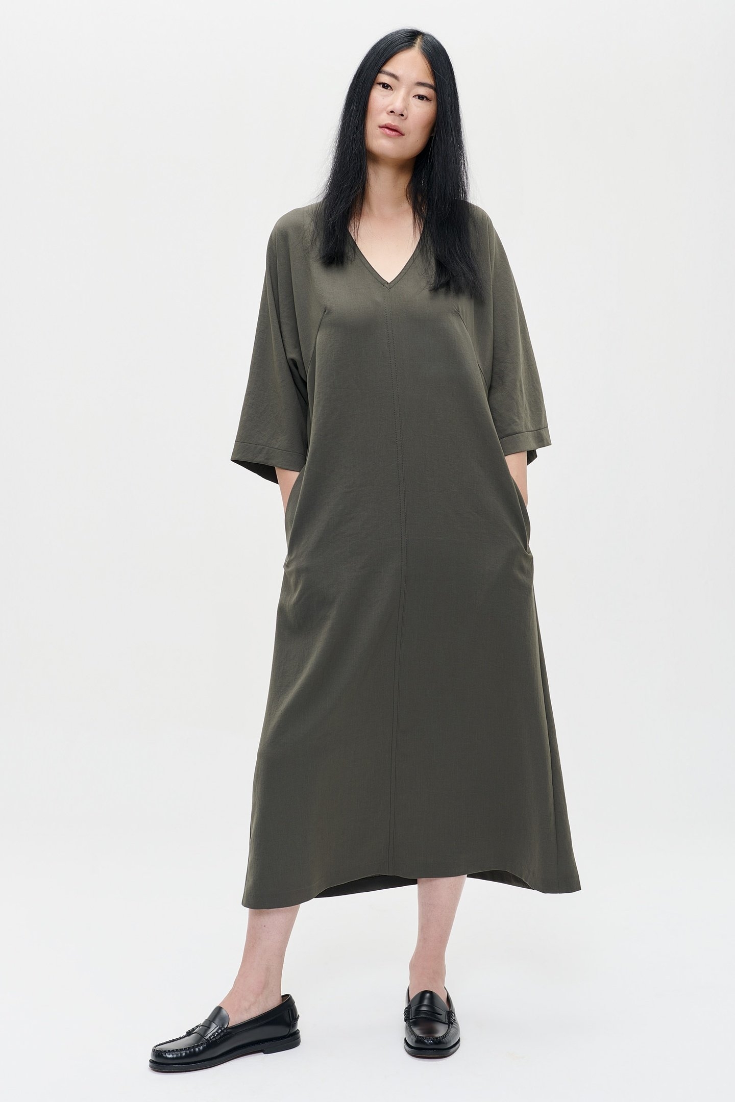 JAPANESE CREPE V-NECK DRESS GREEN KELP 2