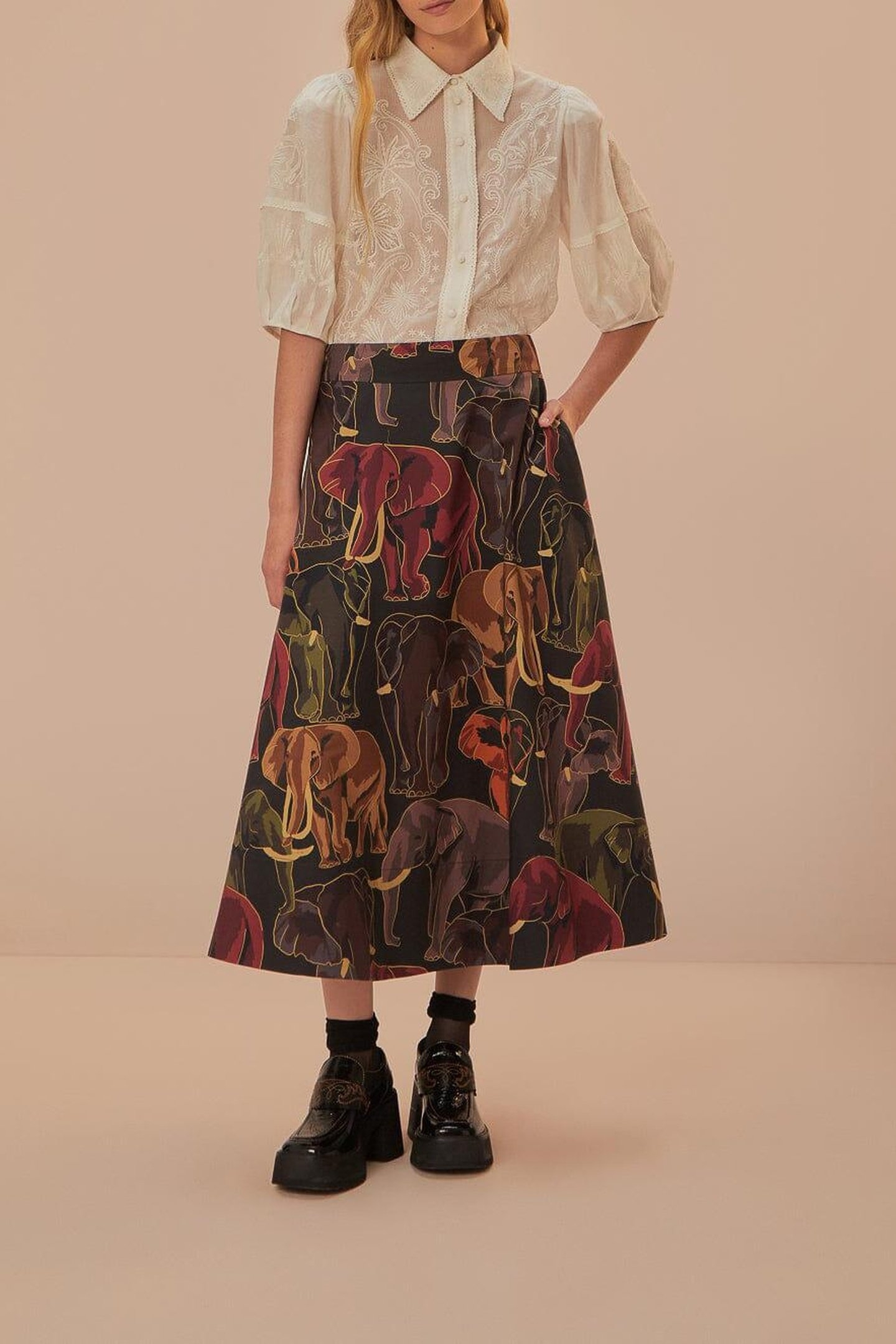 EMBROIDERED WHITE SHORT SLEEVE BLOUSE 4