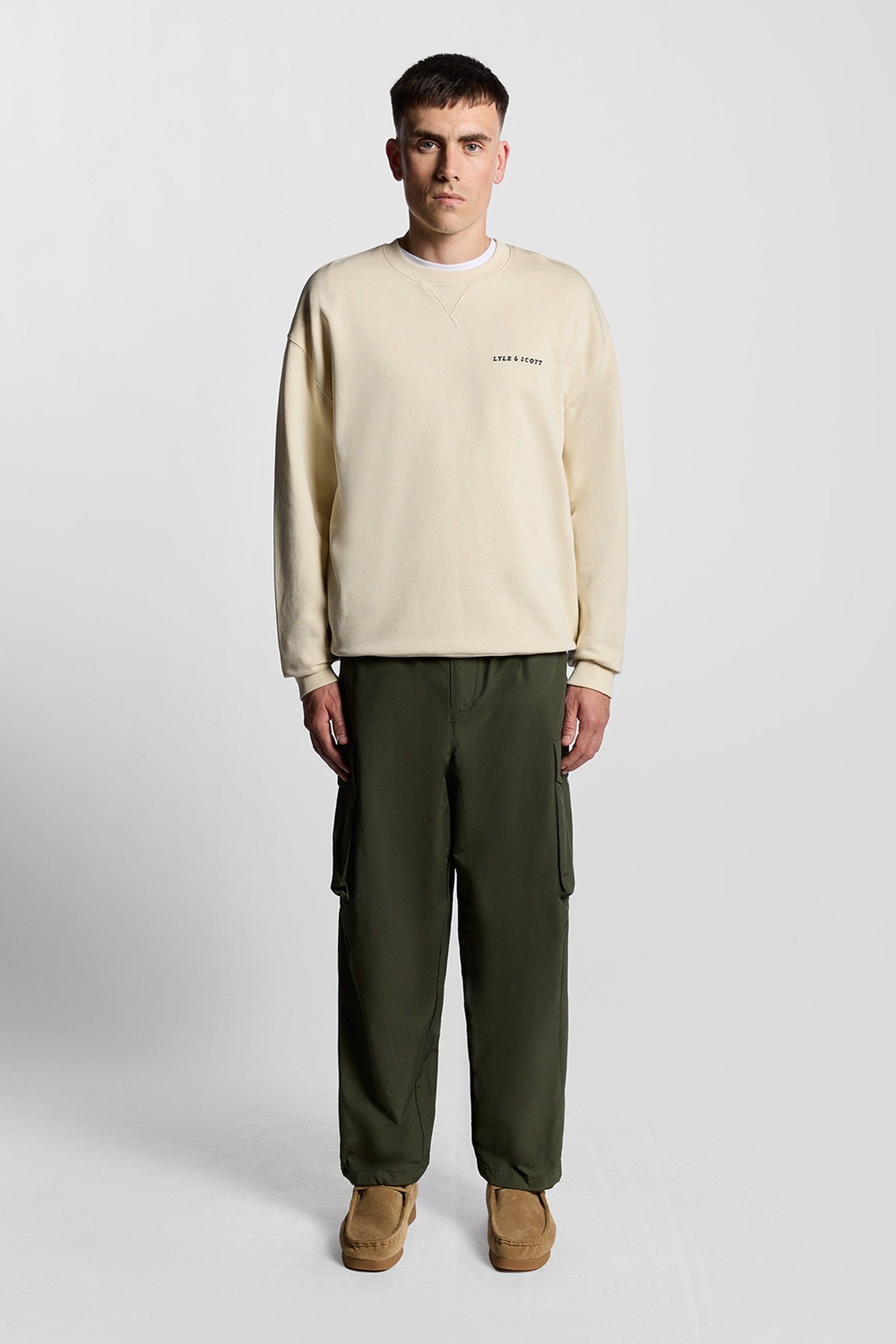 SCRIPT BRUSHBACK CREW NECK SWEATSHIRT FOAM 2