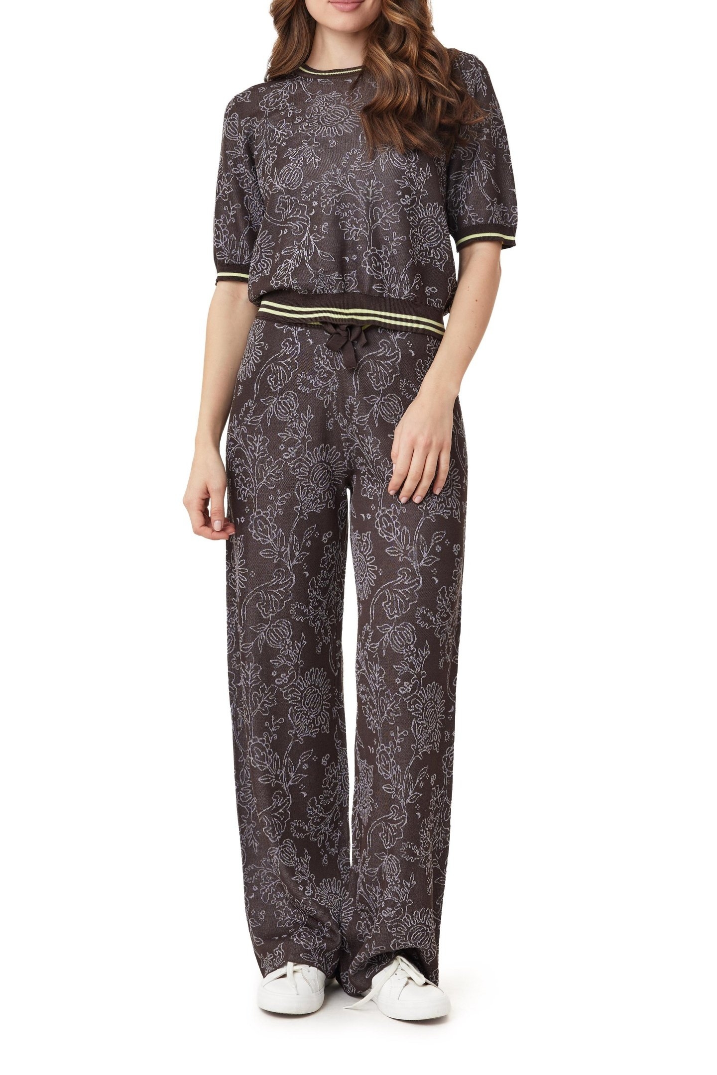 CREW NECK TEE HOT FUDGE ALL-OVER BANDANA 1