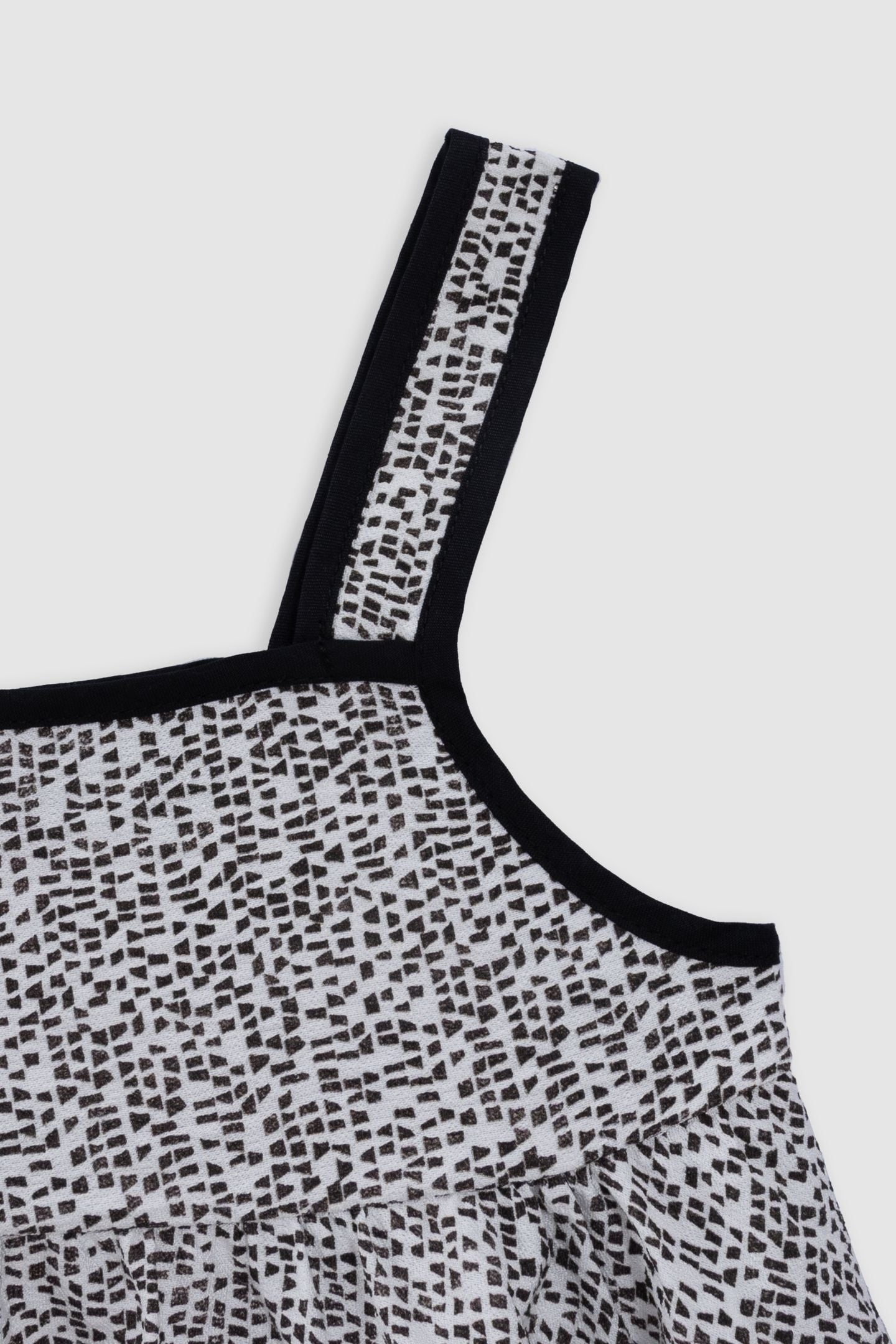 BLACK GRAPHIC PRINT CAMISOLE 3