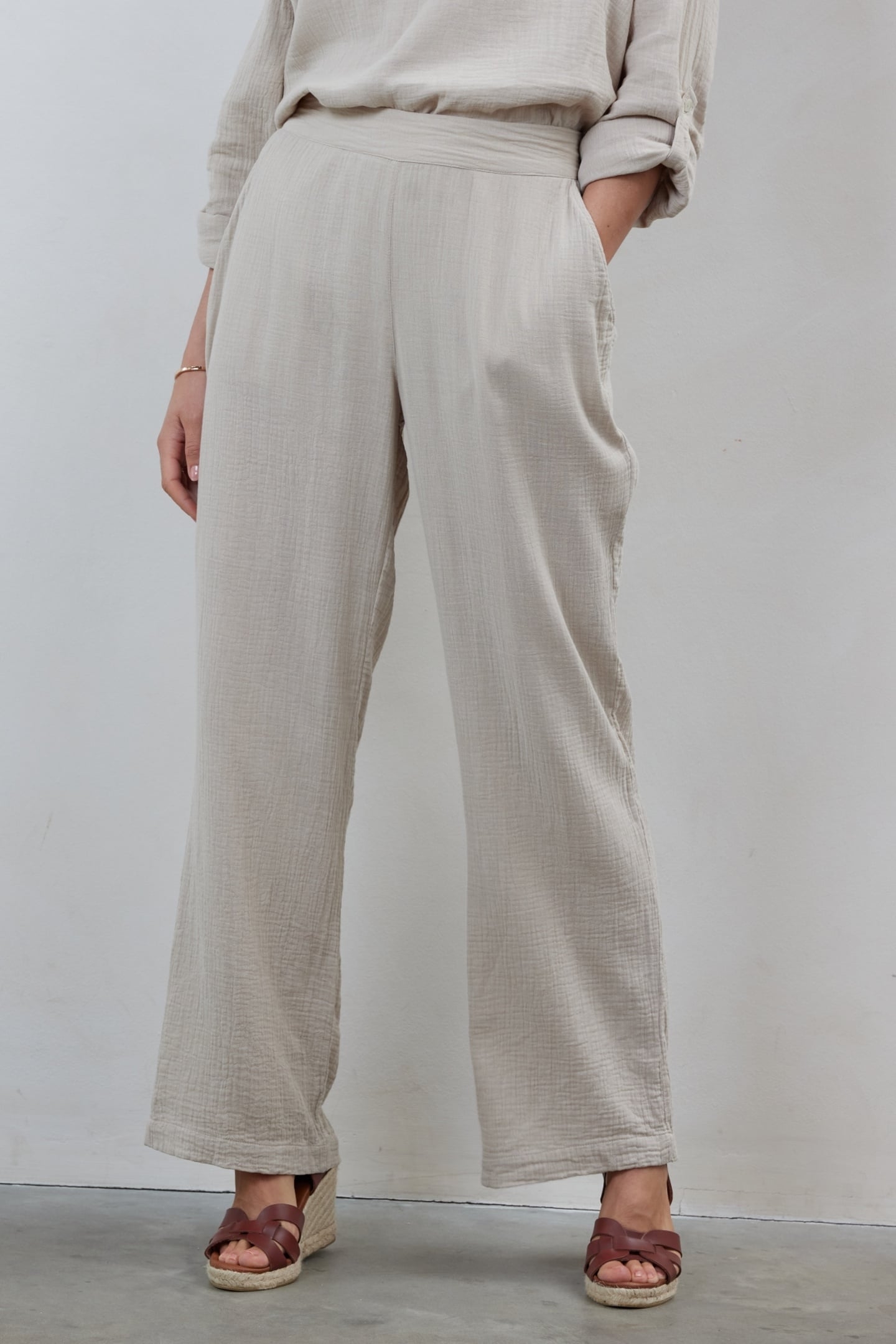 PANTS ALBA IN FEATHER GREY 2