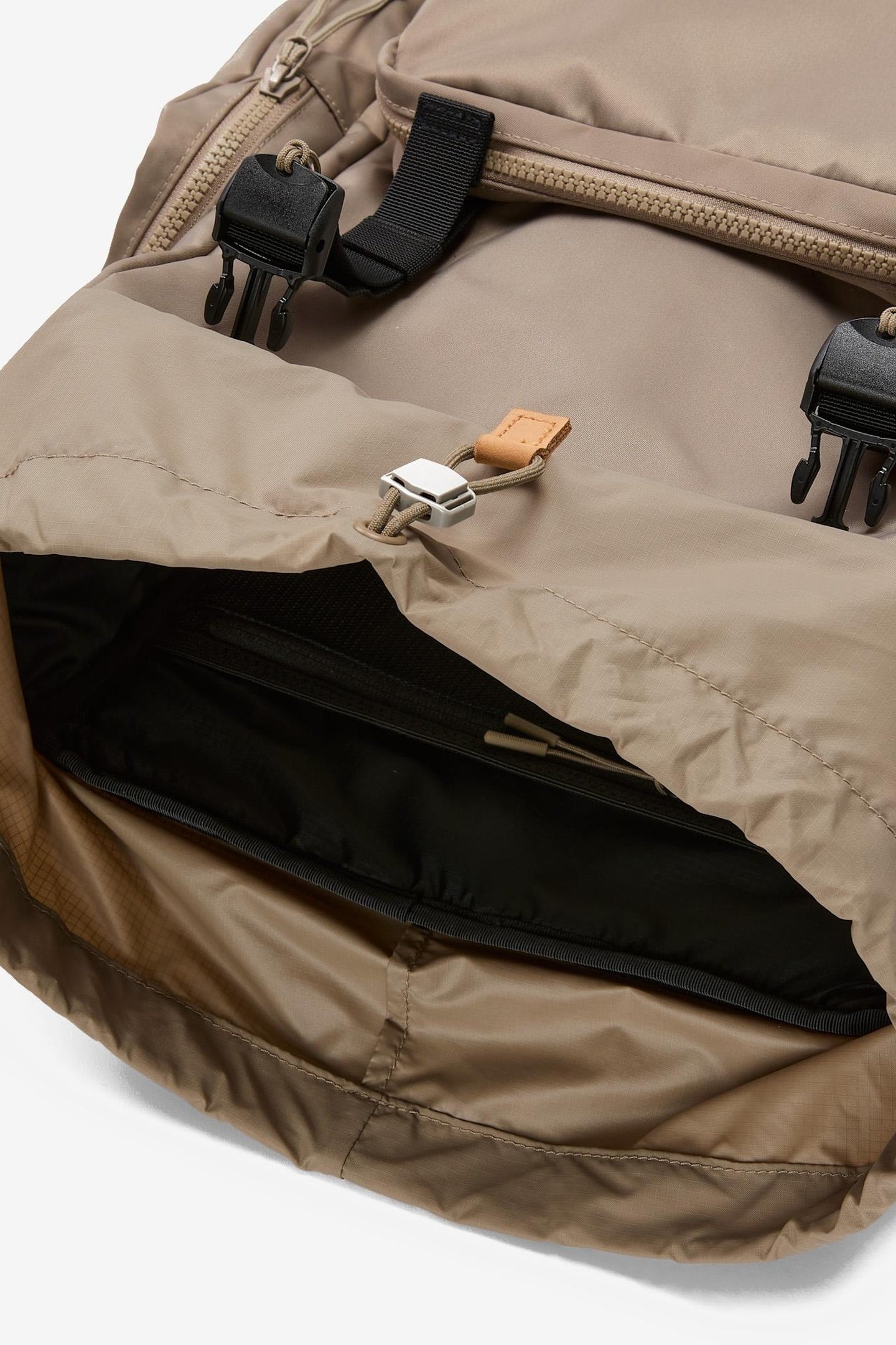 UNISEX NYLON BACKPACK FALLEN ROCK 3