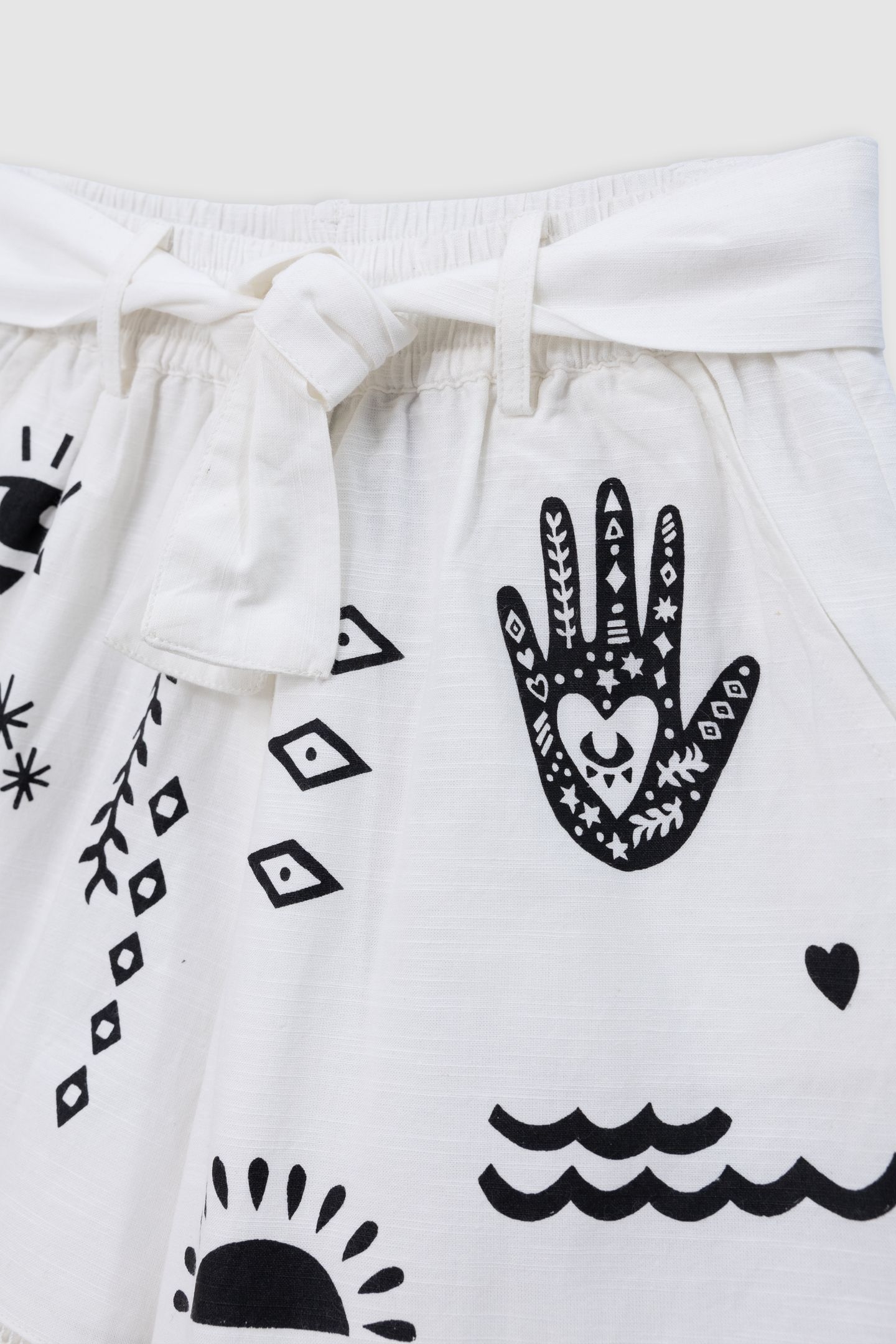 WHITE MAXI PATTERNED SHORTS 3