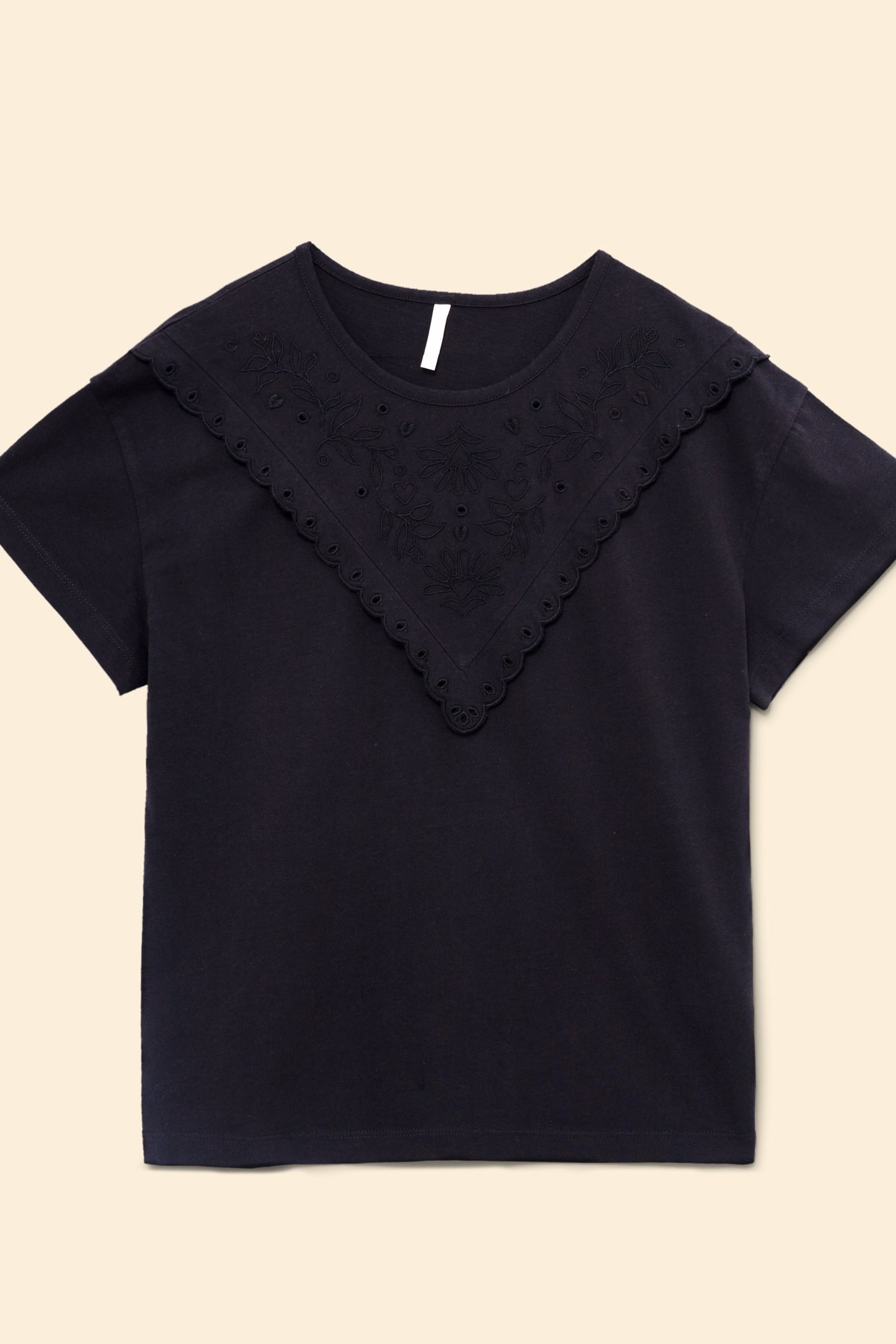 BLACK SHORT-SLEEVE T-SHIRT WITH EMBROIDERED BIB BLACK 4