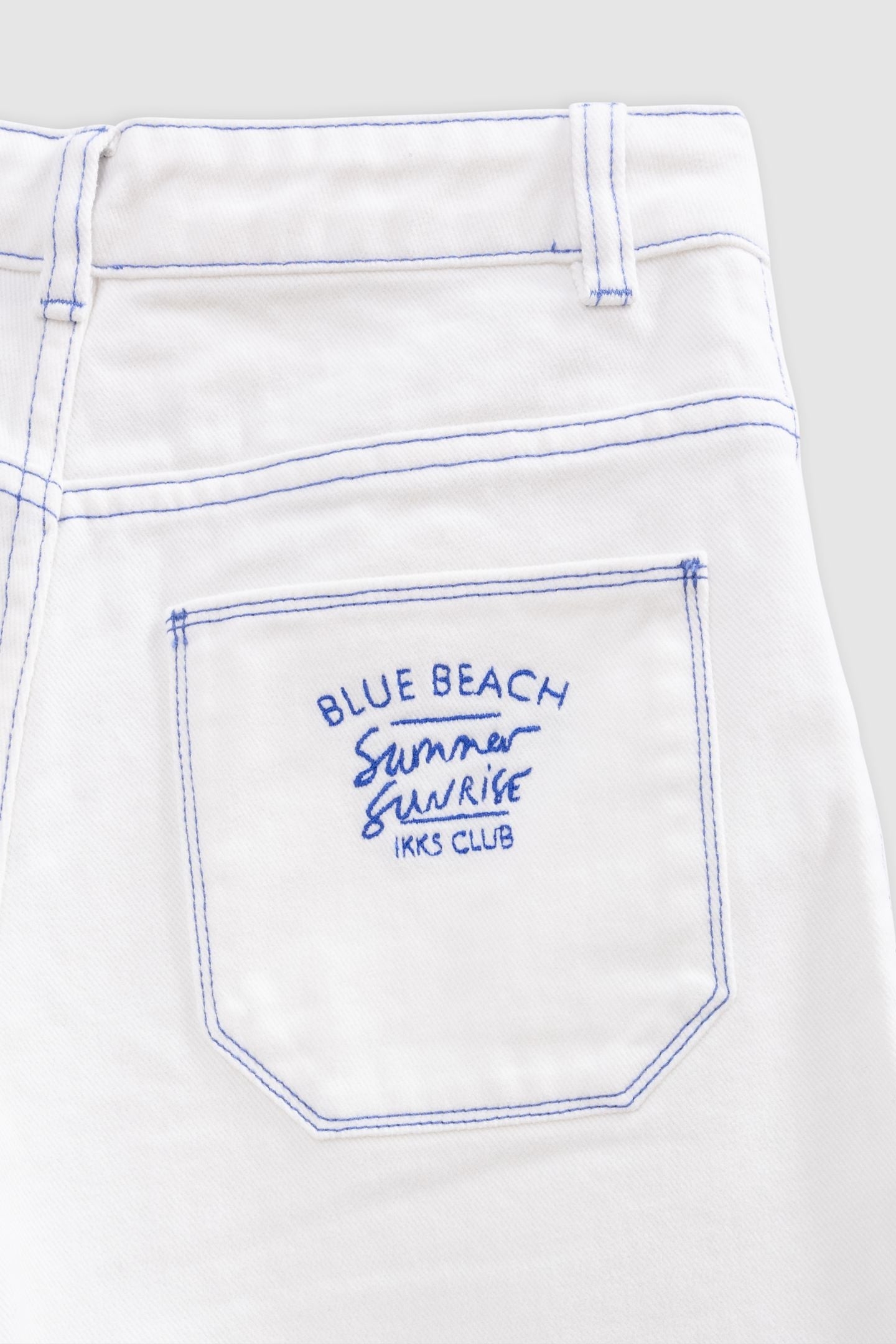 WHITE DENIM SHORTS WITH BLUE STITCHING 6