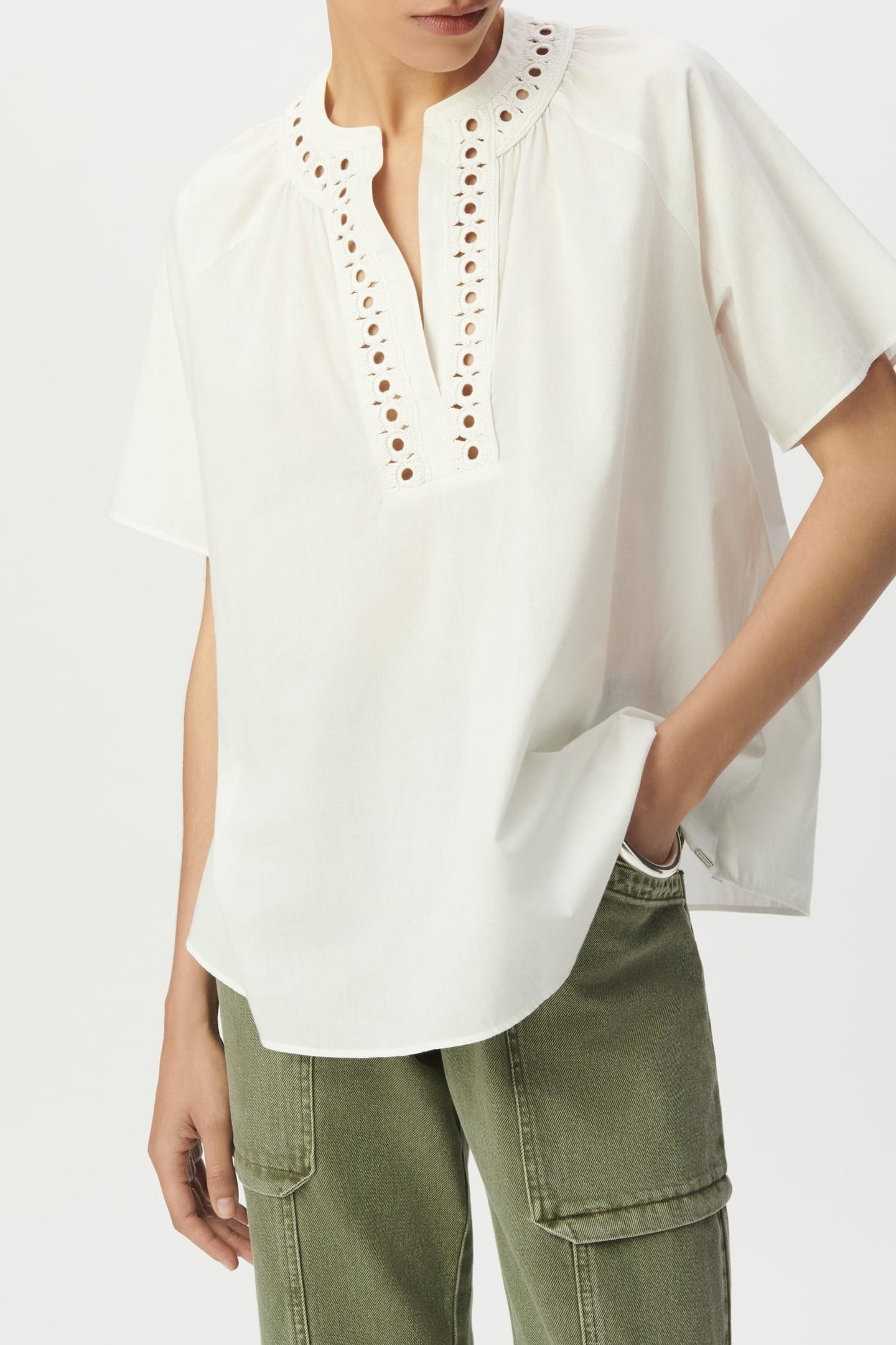LOOSE-FITTING BLOUSE IN ECRU ORGANIC COTTON WITH EMBROIDERED 3