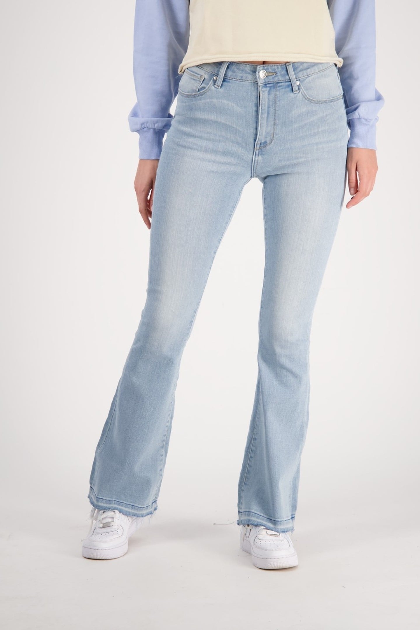 SUNRISE FLARE JEANS LIGHT BLUE STONE 1