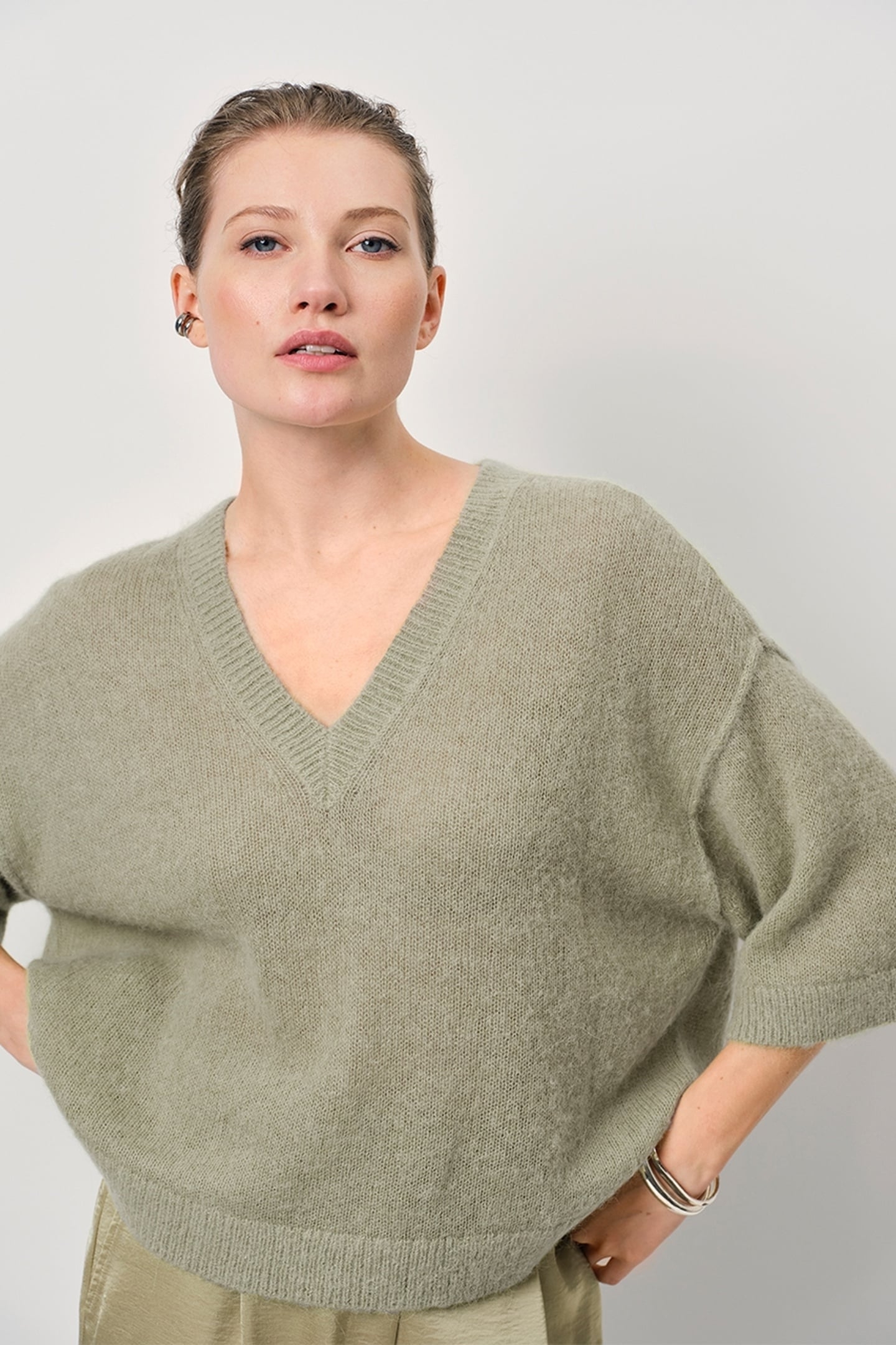 TALYA V-NECK SWEATER SUNLIT GRASS 2