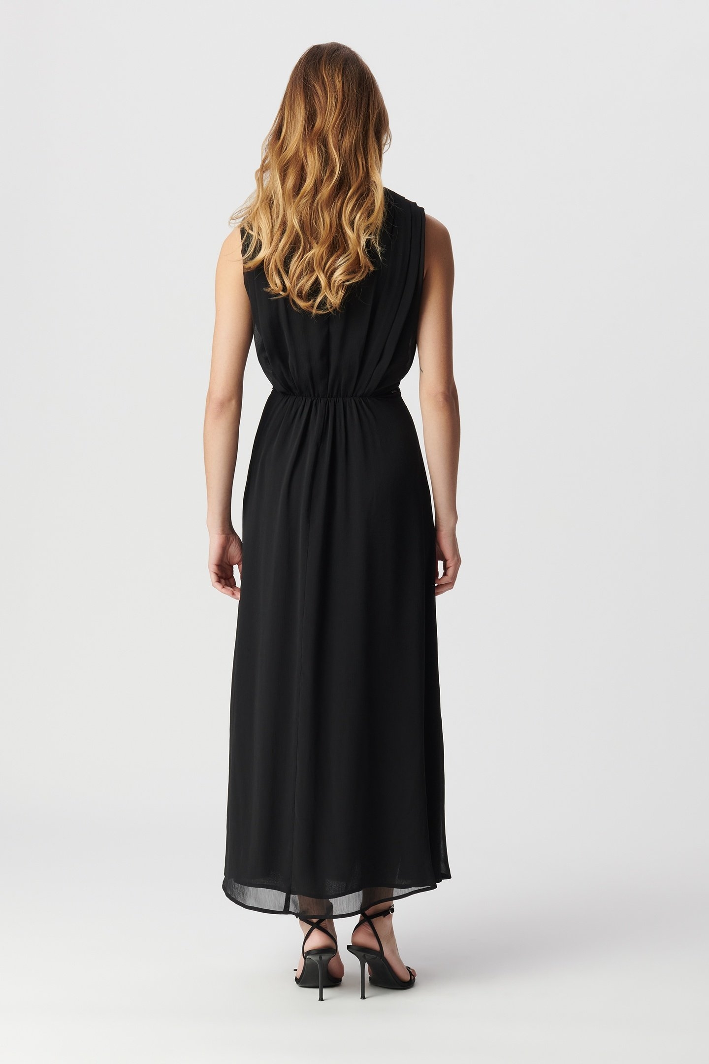 BLACK LONG DRESS WITH PLEATED WAIST DETAIL 3