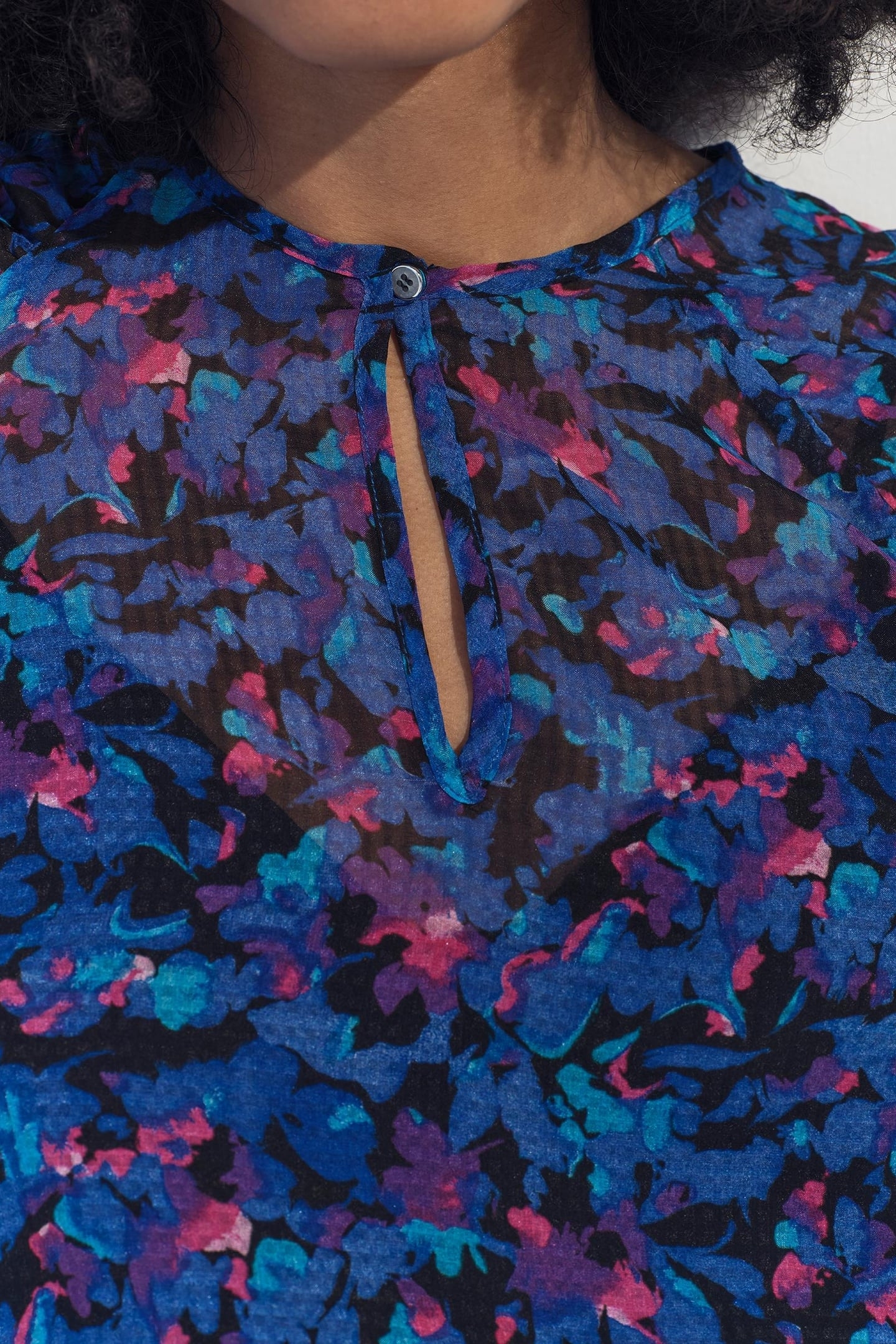 CIARA - BLUE BLOUSE WITH AQUATIC FLORAL PRINT 5