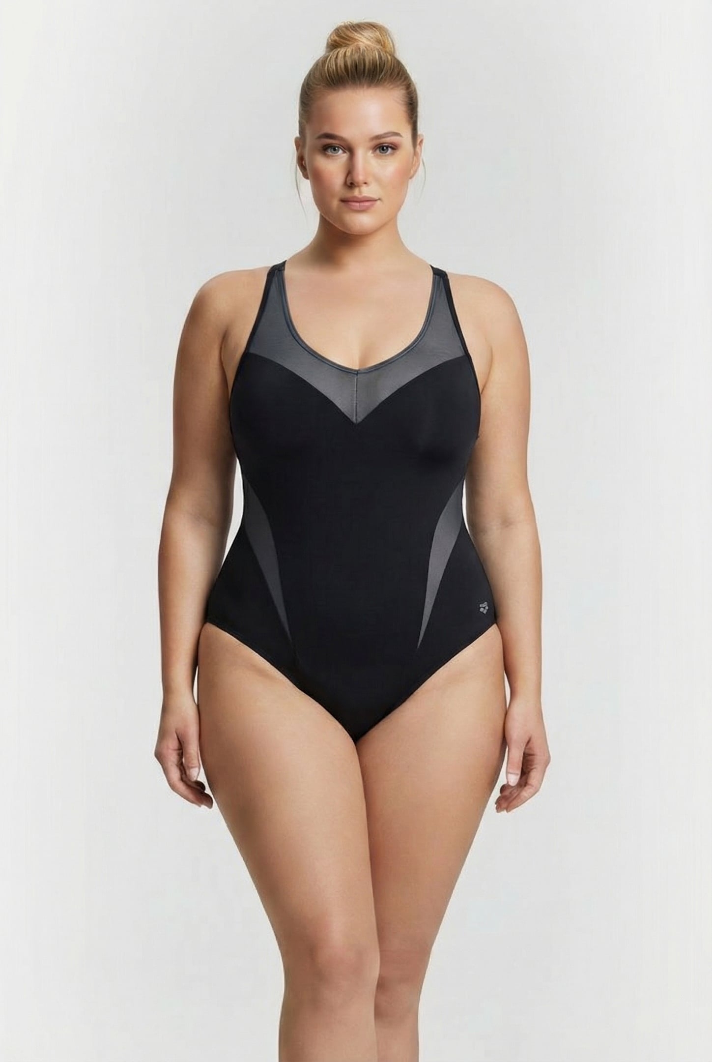 W ISABEL LIGHT CROSS BACK ONE PIECE PLUS BLACK-WHITE 1