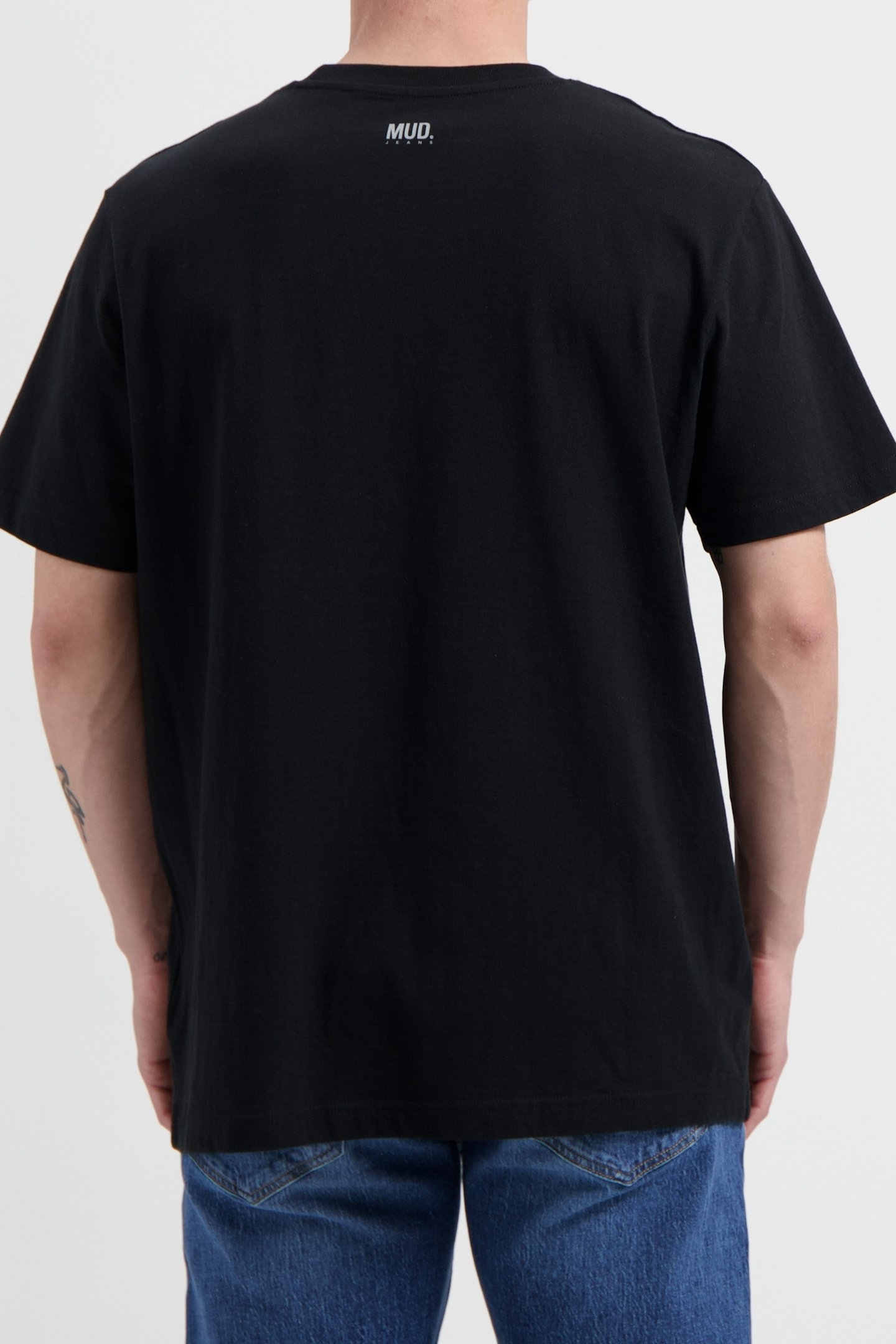 ROBIN TEE BLACK 8