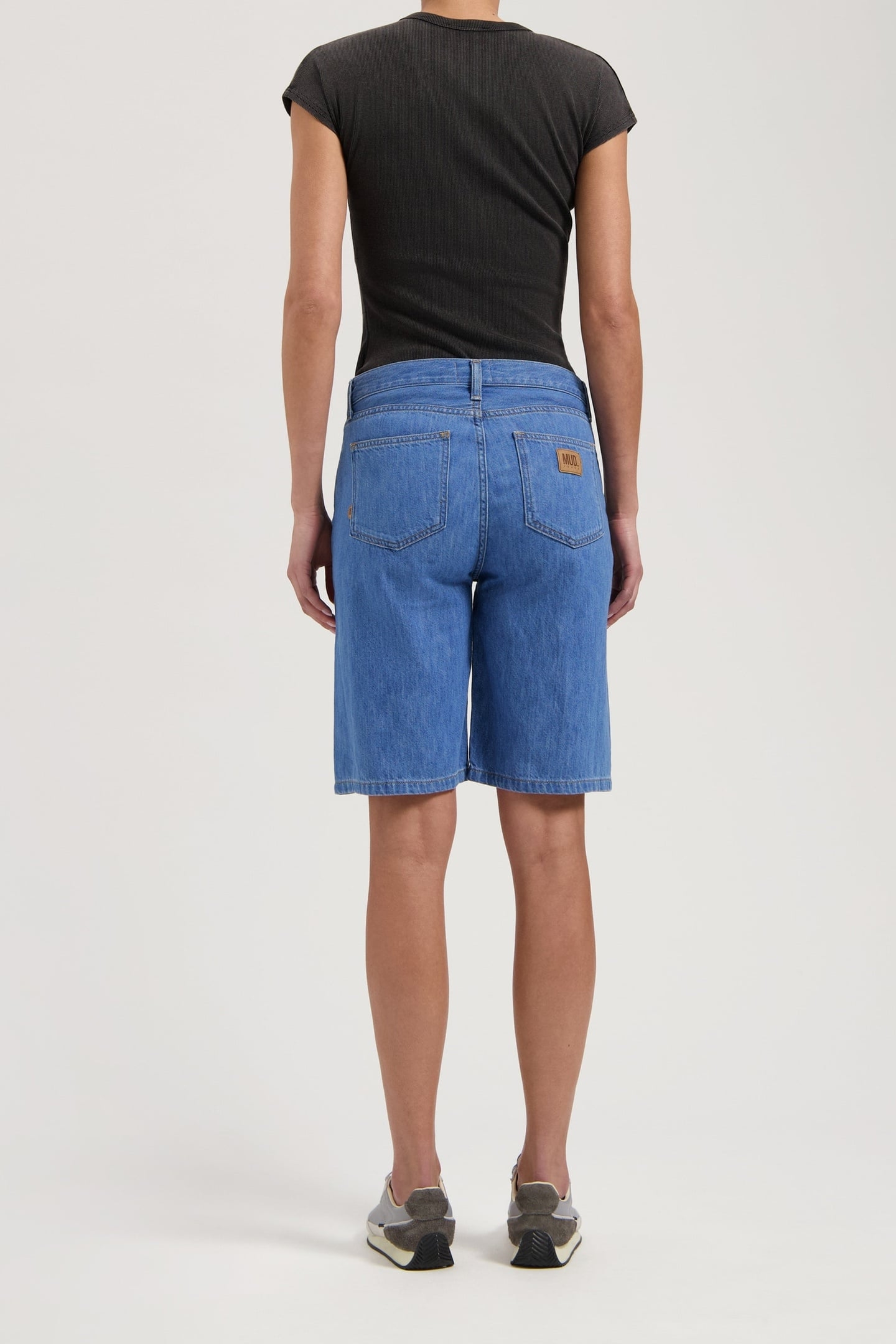 SUZY MID SHORT MEDIUM STONE 3