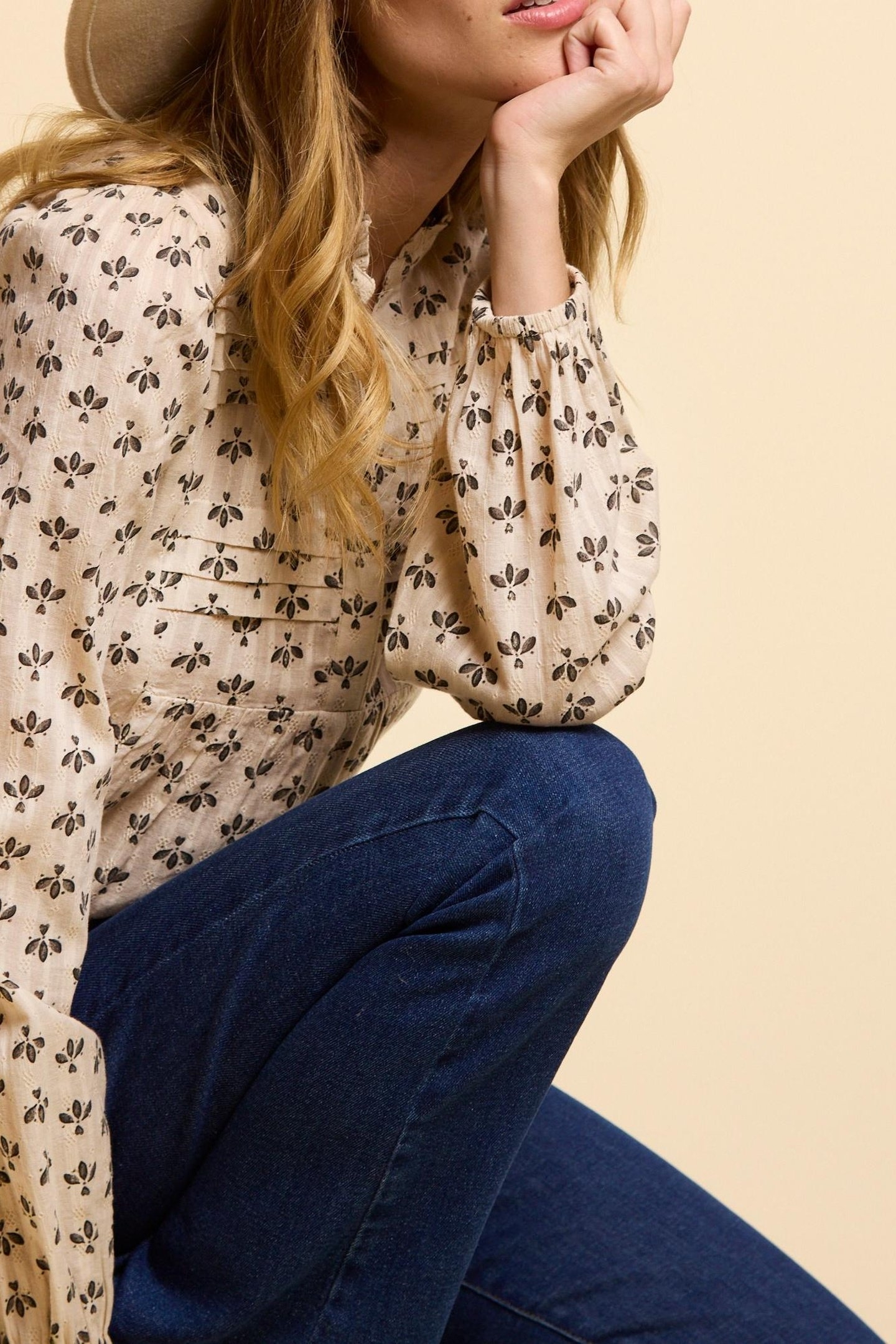 OFF-WHITE BLOUSE WITH BLACK PETAL PRINT OFF-WHITE 5