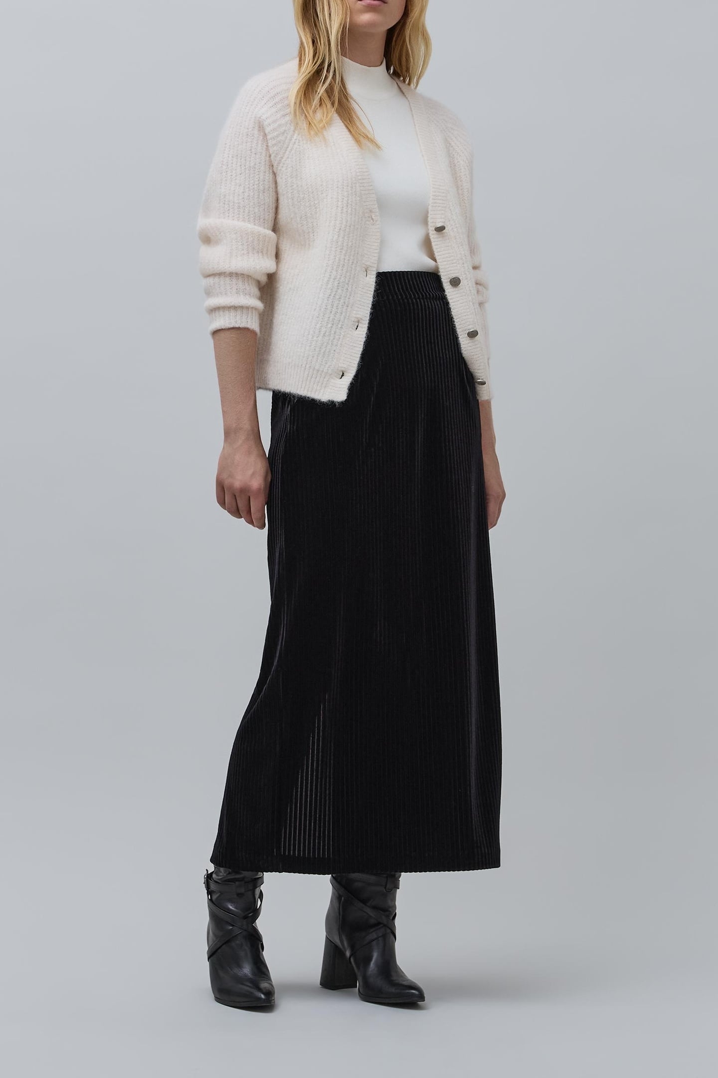 BLACK OVERSIZED KNIT CARDIGAN 2