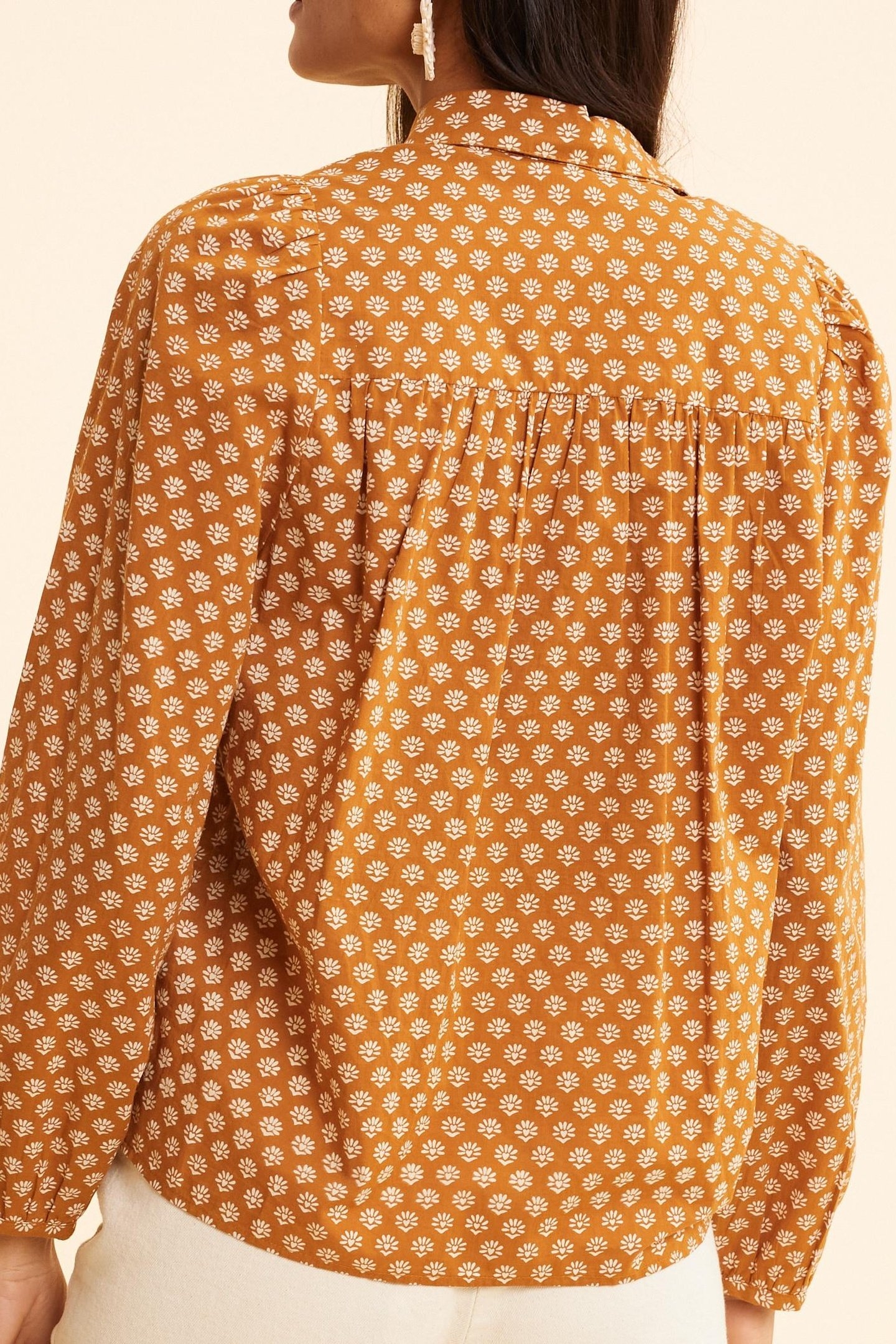 CAMEL FLORAL HEART SHIRT OCHRE 3