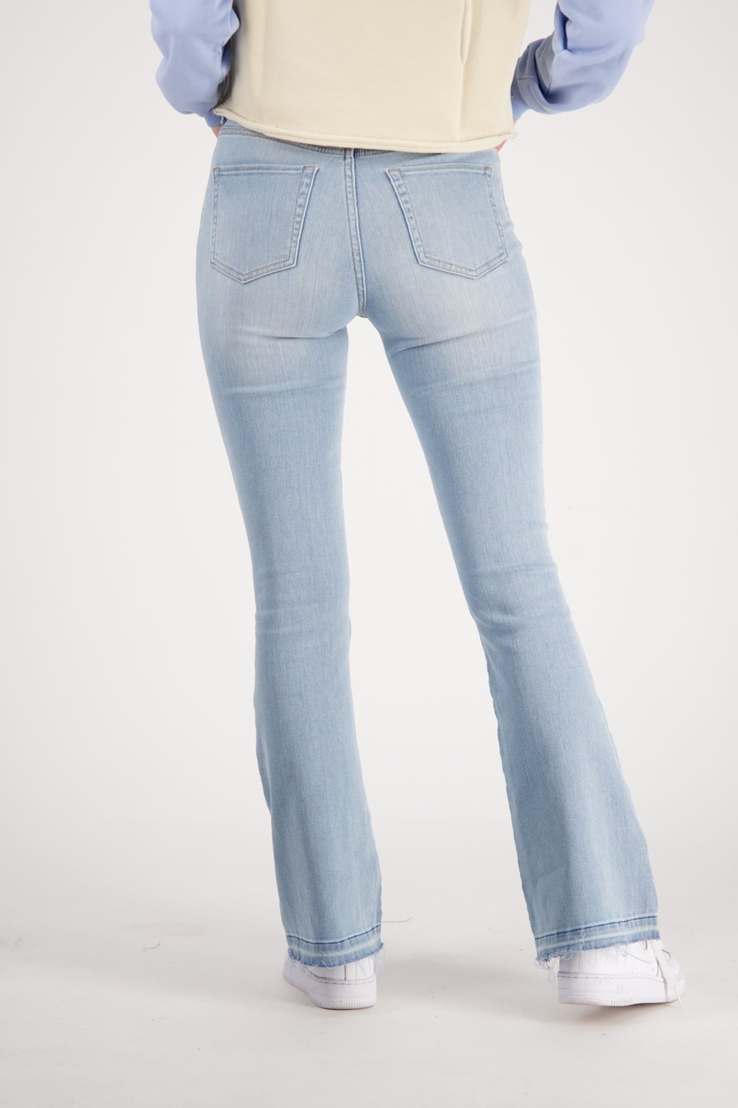 SUNRISE FLARE JEANS LIGHT BLUE STONE 3