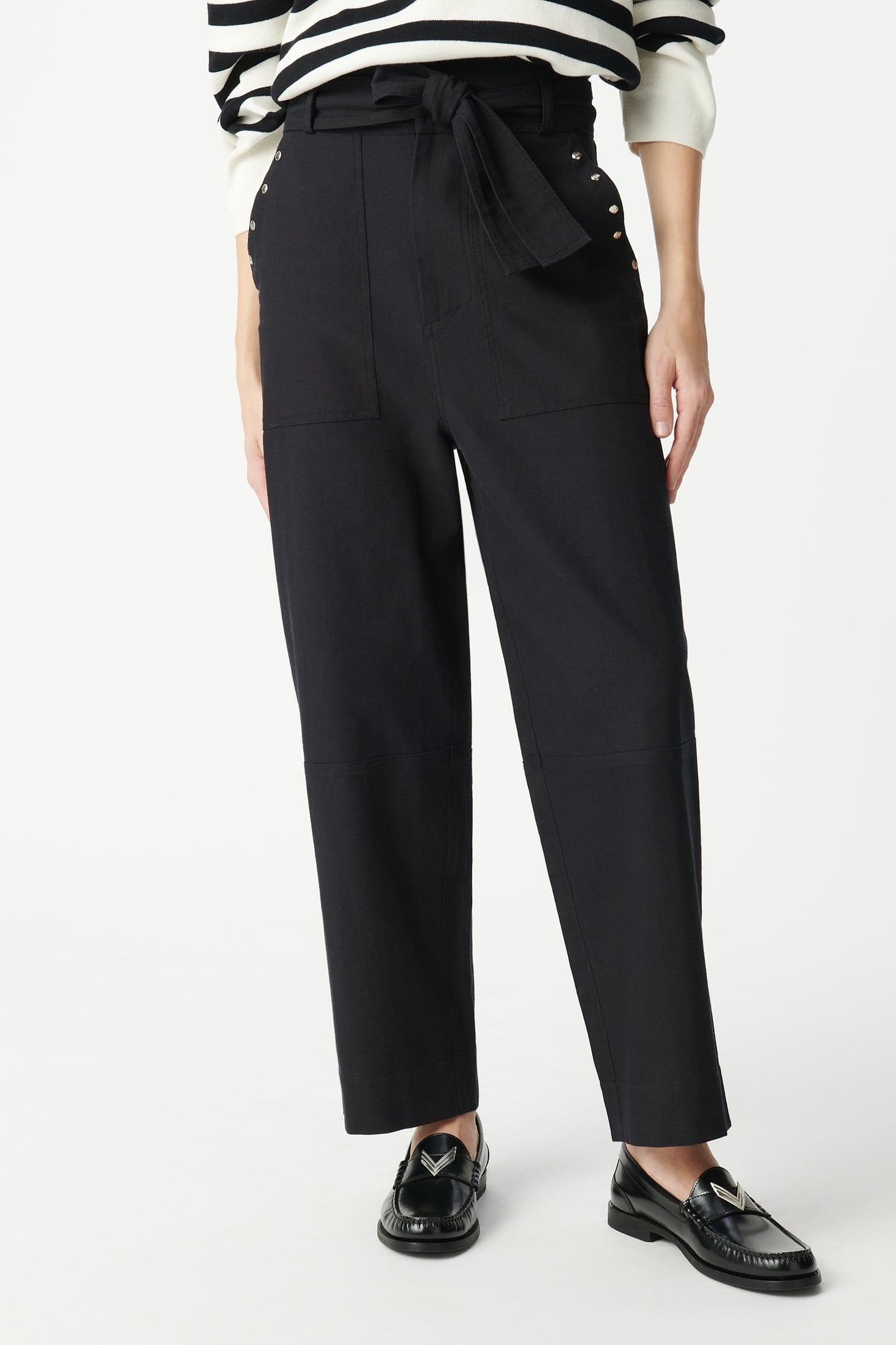 WIDE BLACK PAPERBAG JEANS WITH EVE STUD DECORATION 2