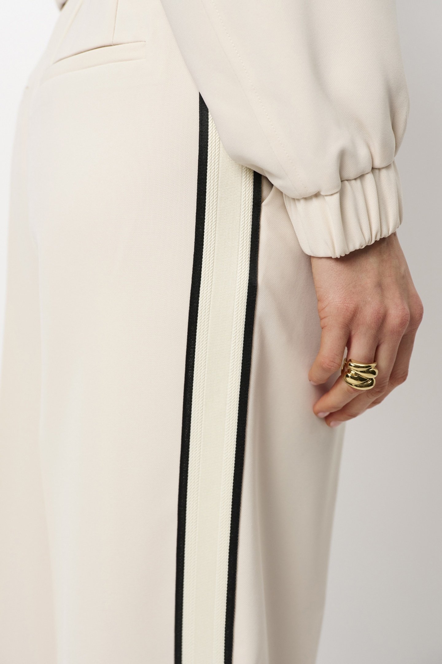 HUSH TAPED TAILORED PANTS OATMEAL CREAM 4