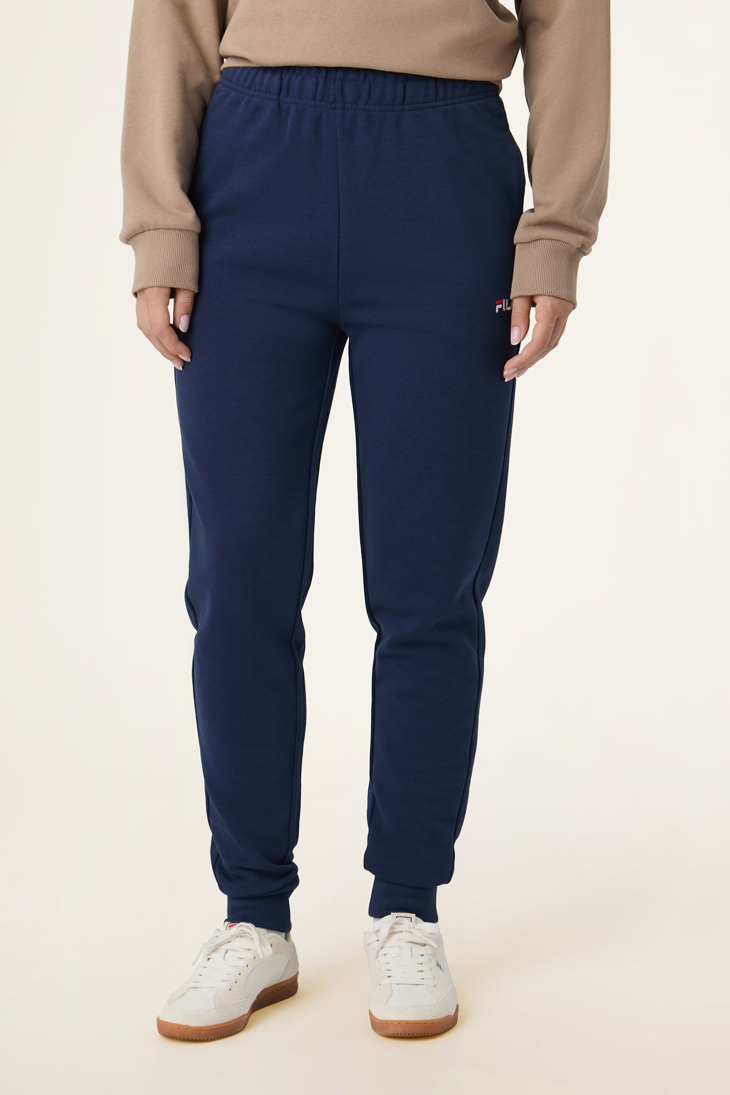 LUCERA SWEAT PANTS BLACK IRIS 1