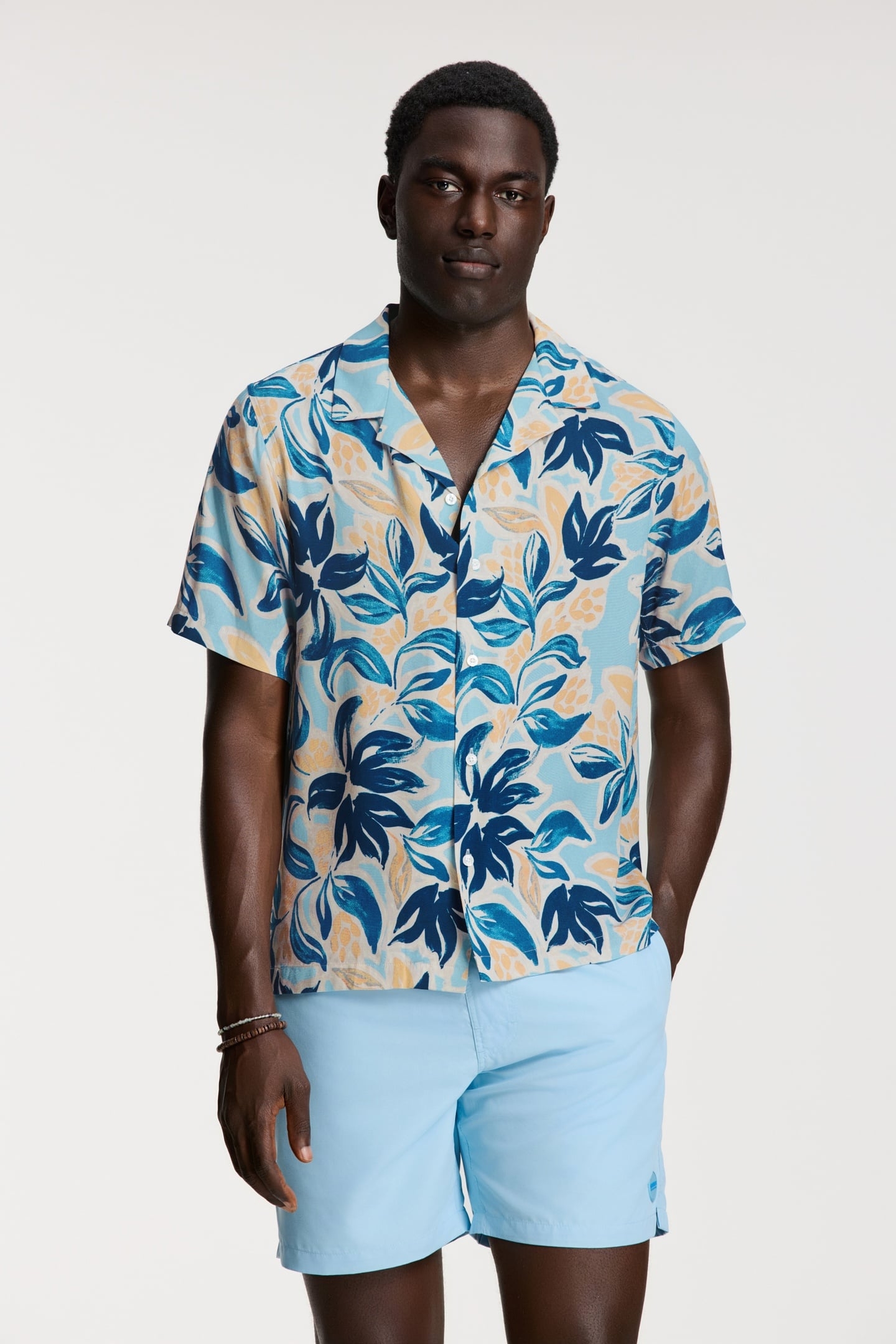 VIC SHORT SLEEVE SHIRT FLORAL LEAFS BLUE SKY FLORAL LEAFS 3