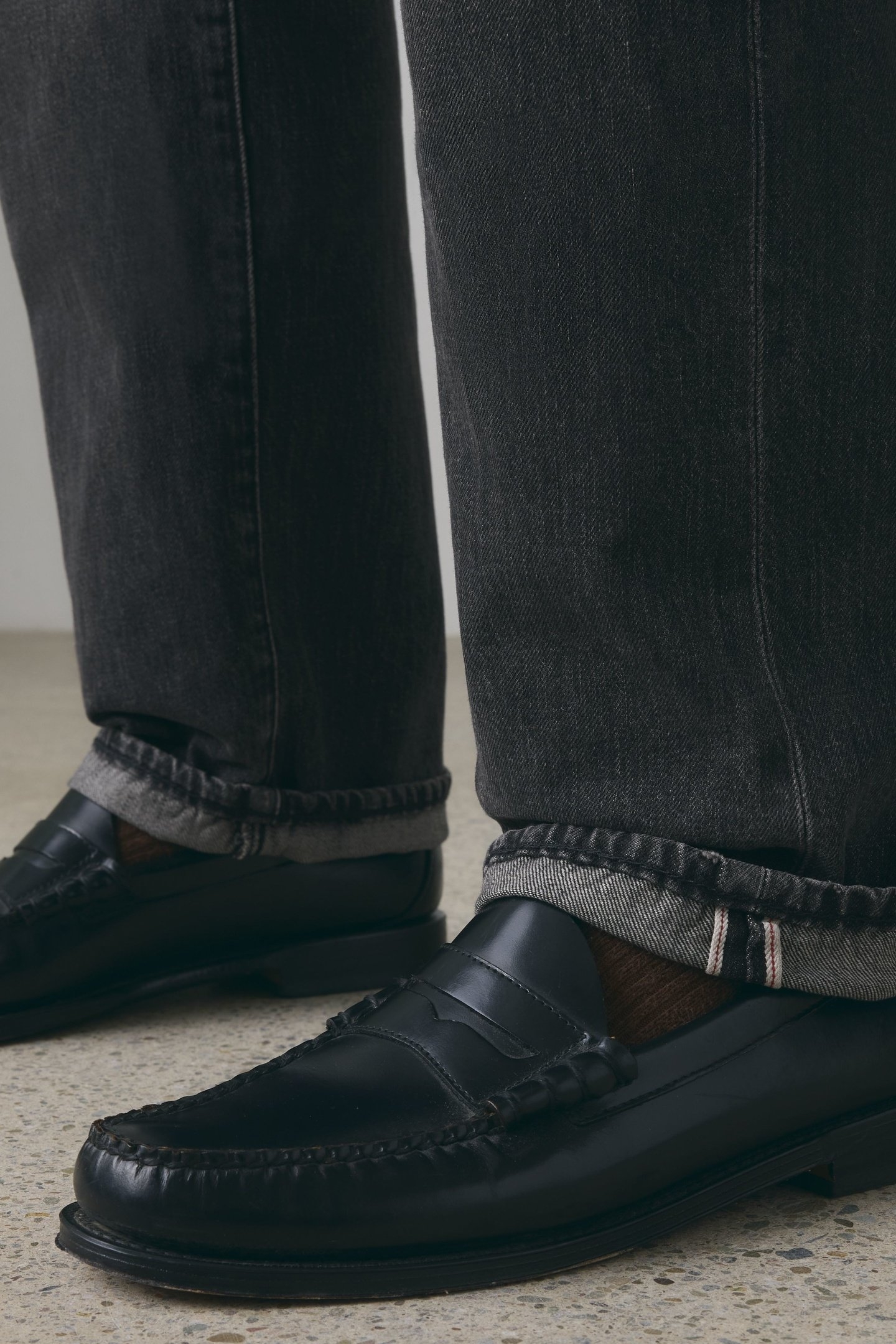 505 REGULAR BASALT ROCK SELVEDGE 6