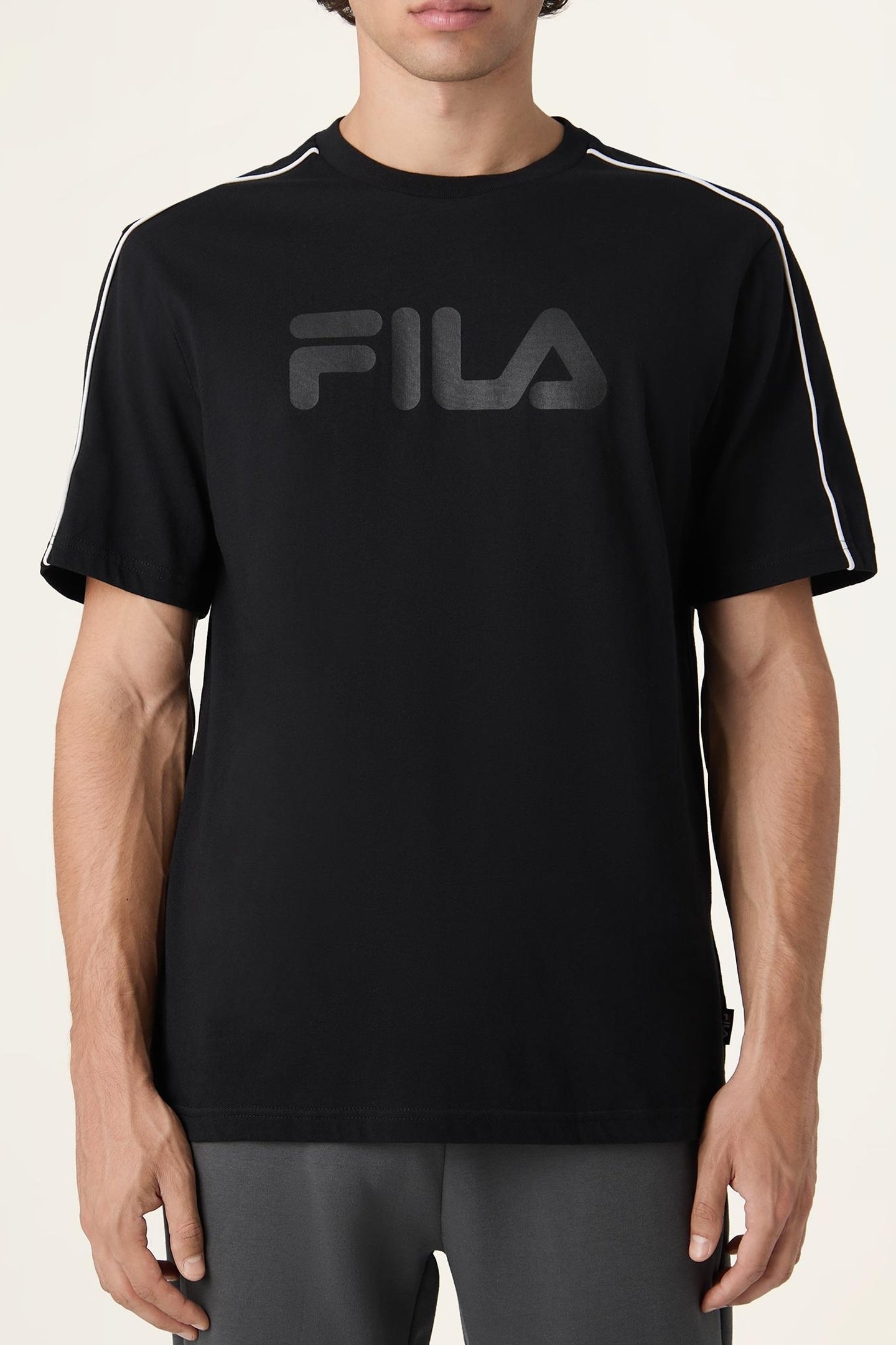 RIVOLI RELAXED LOGO T-SHIRT BLACK 1