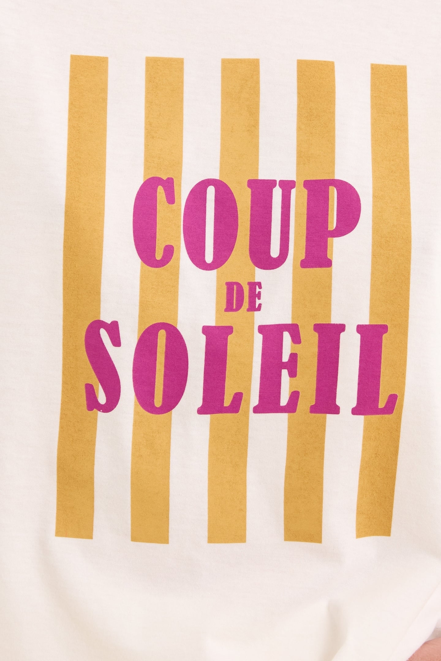 WHITE T-SHIRT WITH MESSAGE ON STRIPES SUNBURN 6