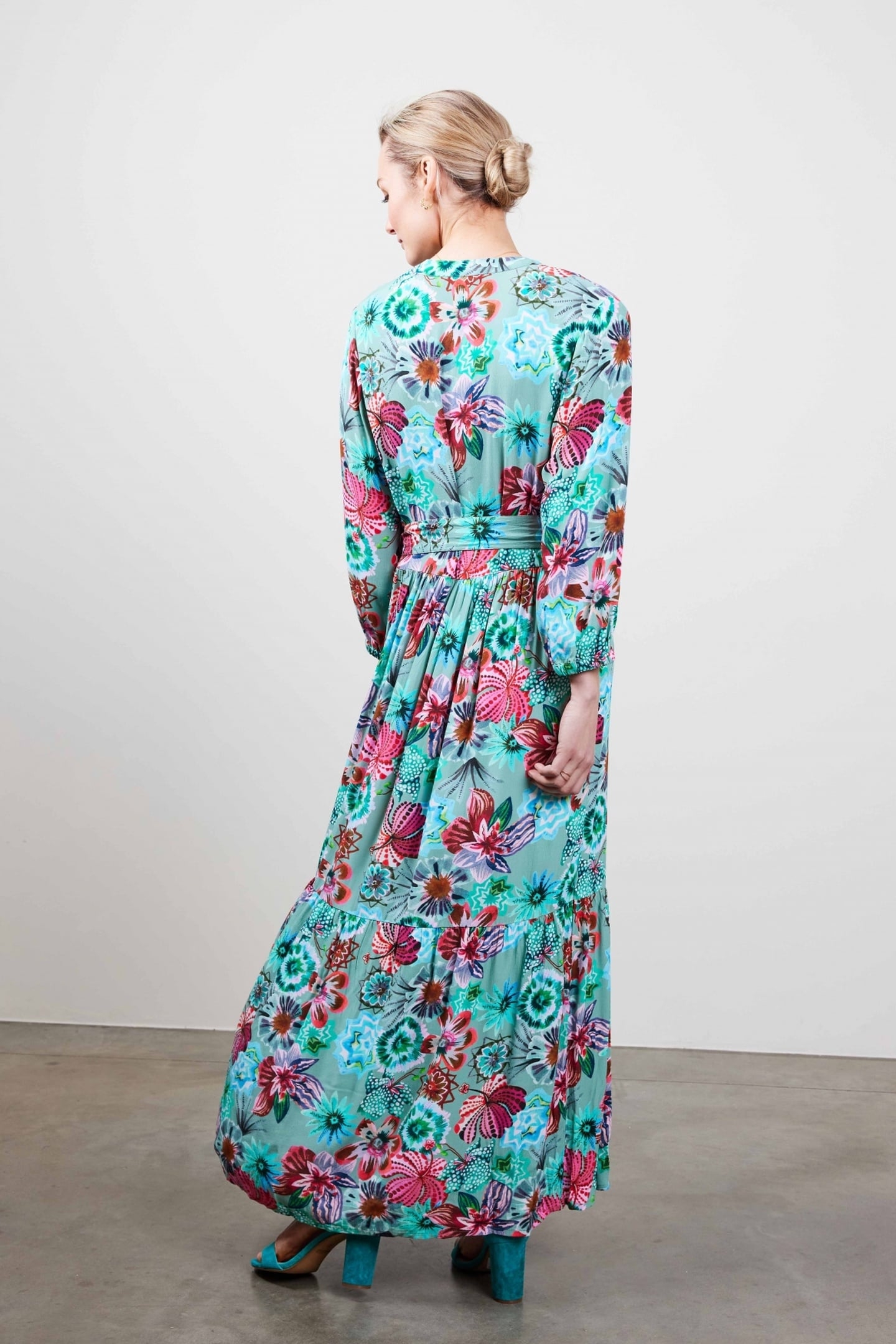 DRESS MELODY IN GRANITE GREEN WITH FLORAL MEDLEY PRINT. 3