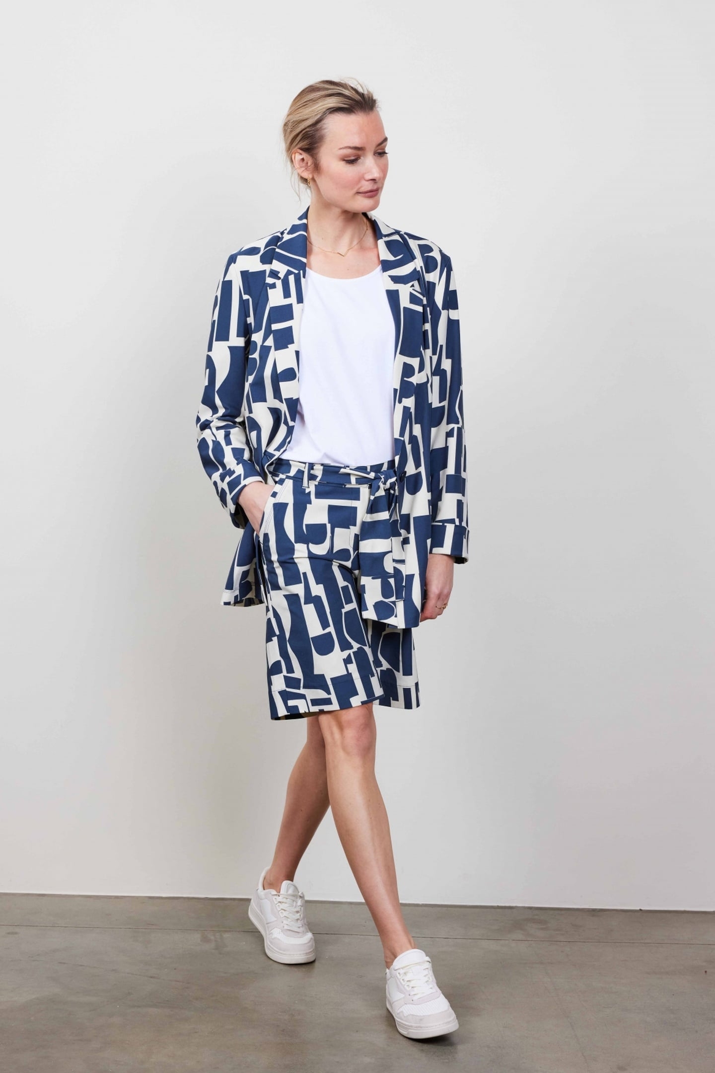 TRAVEL BERMUDA URBAN PRINT IN DARKBLUE WITH GALAXY PRINT 3