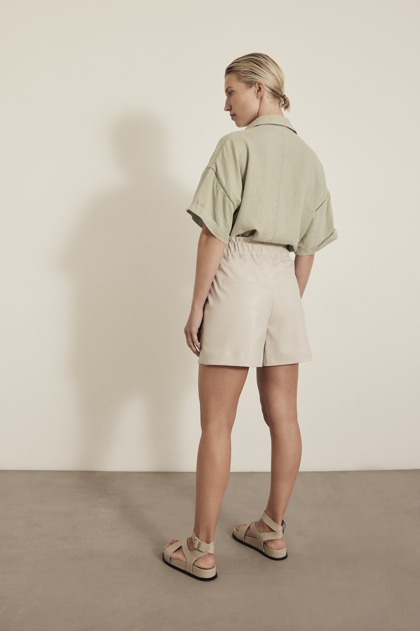 ALOIS SHORTS GREIGE 3