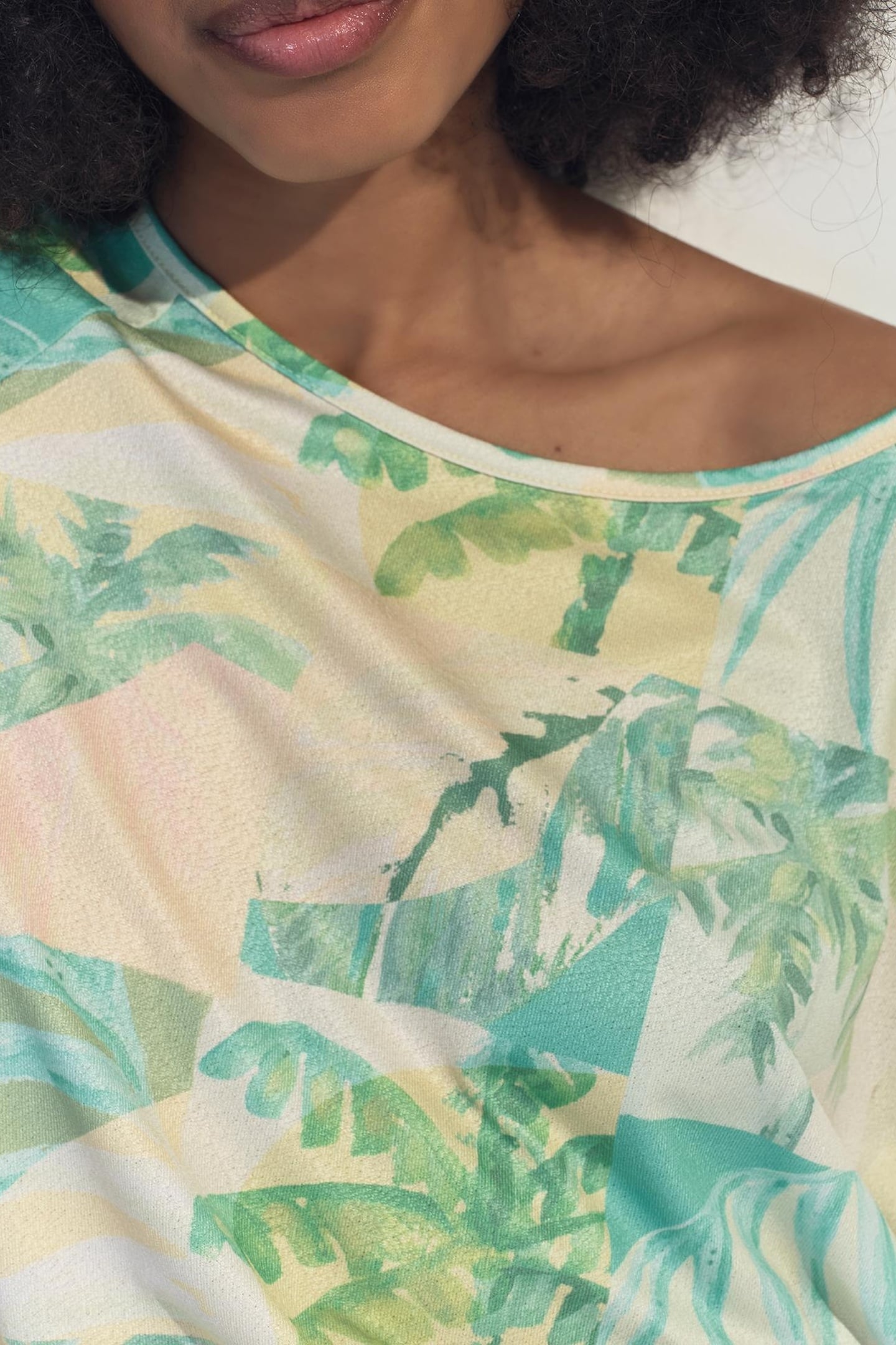 MANU - YELLOW WATERCOLOUR OASIS PRINT T-SHIRT 4