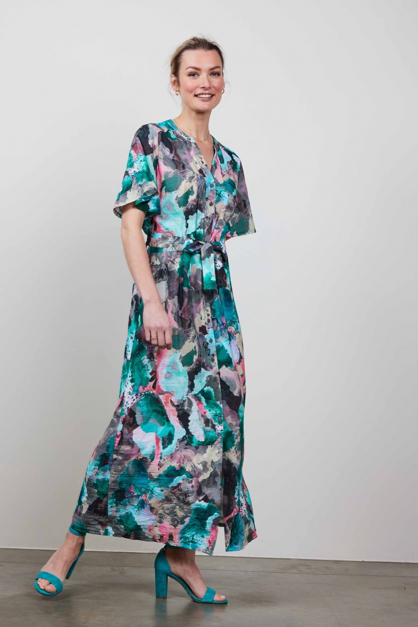 DRESS NOVA IN LIGHT GREY WITH DREAMSCAPE PRINT 1